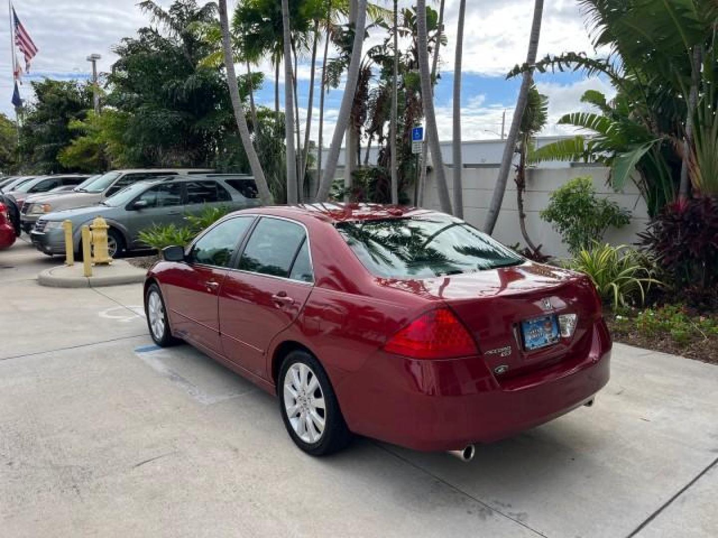 2007 Moroccan Red Pearl /Gray Honda Accord Sdn 1 FL EX-L LOW MILES 41,534 (1HGCM66827A) with an 3.0L SOHC MPFI 24-Valve VTEC V6 Engine engine, Automatic transmission, located at 4701 North Dixie Hwy, Pompano Beach, FL, 33064, (954) 422-2889, 26.240938, -80.123474 - OUR WEBPAGE FLORIDACARS1.COM HAS OVER 100 PHOTOS AND FREE CARFAX LINK 2007 HONDA ACCORD EX-L V-6 W/NAVI ROAD READY 3.0L V6 VIN: 1HGCM66827A042452 NO ACCIDENTS 29 MPG SEDAN 4 DR NO RECALLS SUNROOF 3.0L V6 F SOHC 24V 1 OWNER FLORIDA GASOLINE LOW MILES 41,534 FRONT WHEEL DRIVE NAVIGATION LEATHER SEATS - Photo#5