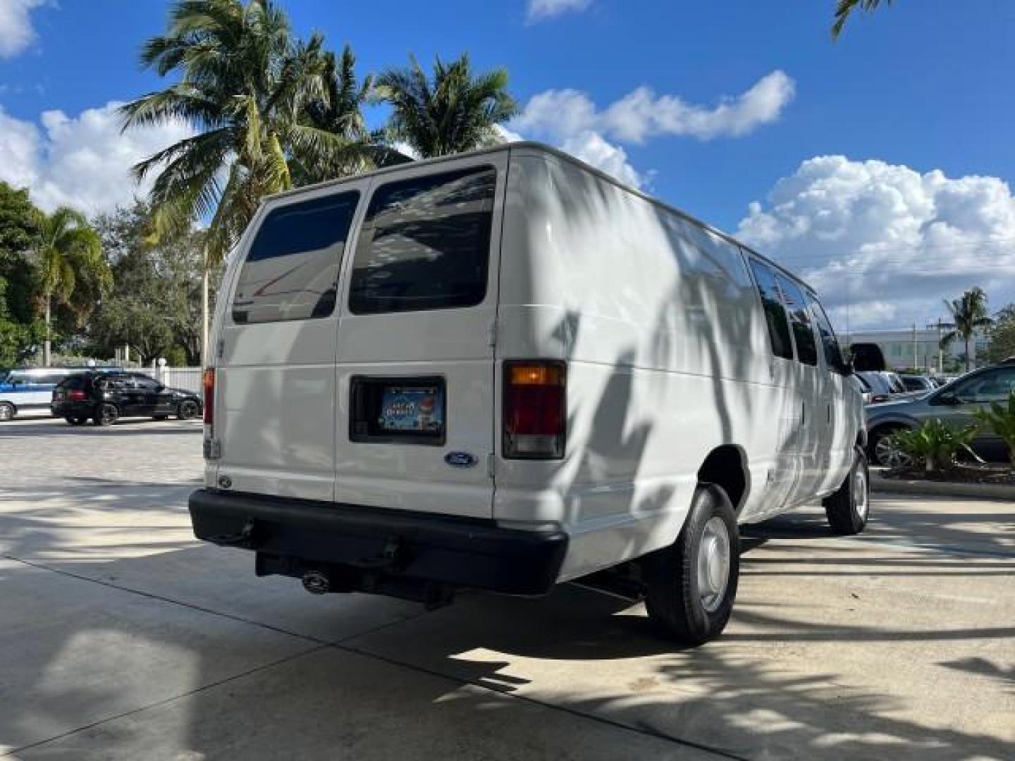 1994 WHITE /GREY Ford Econoline Cargo Van 350 EXT 1 FL LOW MILES 32,200 (1FTJS34H1RH) with an 5.8L EFI V8 Engine engine, Automatic transmission, located at 4701 North Dixie Hwy, Pompano Beach, FL, 33064, (954) 422-2889, 26.240938, -80.123474 - OUR WEBPAGE FLORIDACARS1.COM HAS OVER 100 PHOTOS AND FREE CARFAX LINK 1994 FORD E-350 SUPER EXT ROAD READY WORK READY VIN: 1FTJS34H1RHB36720 NO RECALLS 5.8L V8 VAN SUPER LOW MILES 32,200 5.8L V8 F 1 OWNER FLORIDA GASOLINE 5 SERVICE RECORDS REAR WHEEL DRIVE THIS IS ONE OF THE NICEST FORD S WE HAVE EV - Photo#94