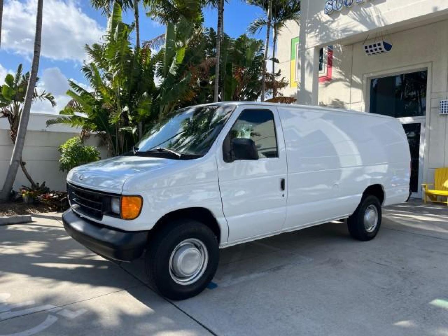 1994 WHITE /GREY Ford Econoline Cargo Van 350 EXT 1 FL LOW MILES 32,200 (1FTJS34H1RH) with an 5.8L EFI V8 Engine engine, Automatic transmission, located at 4701 North Dixie Hwy, Pompano Beach, FL, 33064, (954) 422-2889, 26.240938, -80.123474 - OUR WEBPAGE FLORIDACARS1.COM HAS OVER 100 PHOTOS AND FREE CARFAX LINK 1994 FORD E-350 SUPER EXT ROAD READY WORK READY VIN: 1FTJS34H1RHB36720 NO RECALLS 5.8L V8 VAN SUPER LOW MILES 32,200 5.8L V8 F 1 OWNER FLORIDA GASOLINE 5 SERVICE RECORDS REAR WHEEL DRIVE THIS IS ONE OF THE NICEST FORD S WE HAVE EV - Photo#97