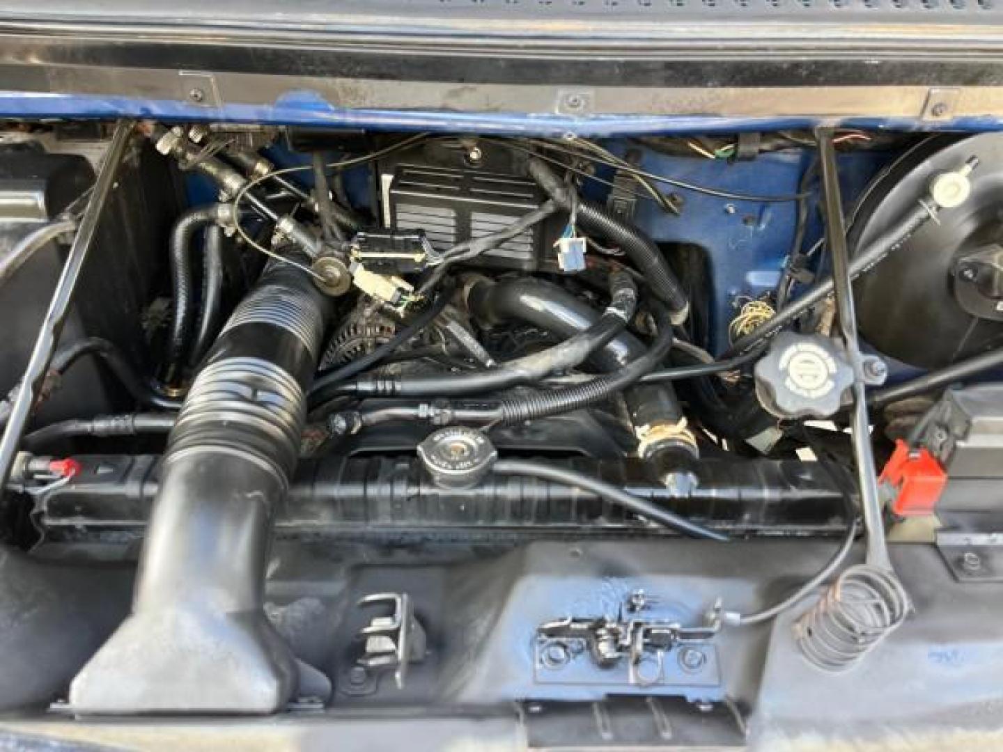 1995 BLUE /BLUE Dodge Ram Wagon EXT 15 PAS LOW MILES 69,523 (2B5WB35Z6SK) with an 5.9L MPI V8 Magnum Engine engine, Automatic transmission, located at 4701 North Dixie Hwy, Pompano Beach, FL, 33064, (954) 422-2889, 26.240938, -80.123474 - OUR WEBPAGE FLORIDACARS1.COM HAS OVER 100 PHOTOS AND FREE CARFAX LINK 1995 DODGE RAM VAN 3500 ROAD READY 5.9L V8 VIN: 2B5WB35Z6SK538547 NO ACCIDENTS VAN 15 PASSANGER 5.9L V8 F OHV 16V 4 ROW SEATS GASOLINE LOW MILES 69,523 REAR WHEEL DRIVE DUAL AC POWER MIRRORS Cloth Seats Running Boards Rear Air Con - Photo#81