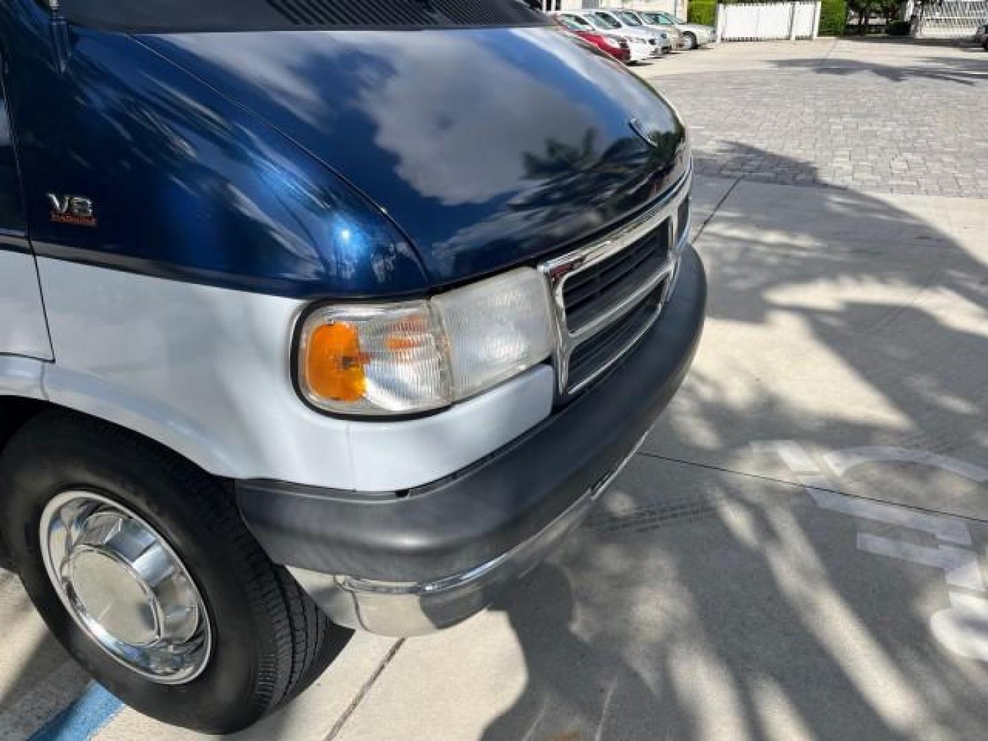 1995 BLUE /BLUE Dodge Ram Wagon EXT 15 PAS LOW MILES 69,523 (2B5WB35Z6SK) with an 5.9L MPI V8 Magnum Engine engine, Automatic transmission, located at 4701 North Dixie Hwy, Pompano Beach, FL, 33064, (954) 422-2889, 26.240938, -80.123474 - OUR WEBPAGE FLORIDACARS1.COM HAS OVER 100 PHOTOS AND FREE CARFAX LINK 1995 DODGE RAM VAN 3500 ROAD READY 5.9L V8 VIN: 2B5WB35Z6SK538547 NO ACCIDENTS VAN 15 PASSANGER 5.9L V8 F OHV 16V 4 ROW SEATS GASOLINE LOW MILES 69,523 REAR WHEEL DRIVE DUAL AC POWER MIRRORS Cloth Seats Running Boards Rear Air Con - Photo#92