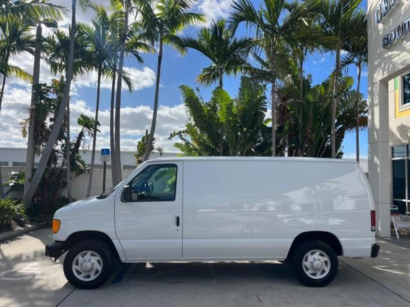 2007 Oxford White /Medium Flint Ford Econoline Cargo Van CARGO LOW MILES 53,152 (1FTNE14W37D) with an 4.6L SOHC EFI V8 Triton Engine engine, Automatic transmission, located at 4701 North Dixie Hwy, Pompano Beach, FL, 33064, (954) 422-2889, 26.240938, -80.123474 - OUR WEBPAGE FLORIDACARS1.COM HAS OVER 100 PHOTOS AND FREE CARFAX LINK 2007 FORD E-SERIES E-150 ROAD READY WORK READY VIN: 1FTNE14W37DA01349 NO ACCIDENTS 4.6L V8 VAN NO RECALLS 4.6L V8 F SOHC LOW MILES 53,152 GASOLINE 8 SERVICE RECORDS REAR WHEEL DRIVE POWER MIRRORS Electronic Braking System Front Bu - Photo#4