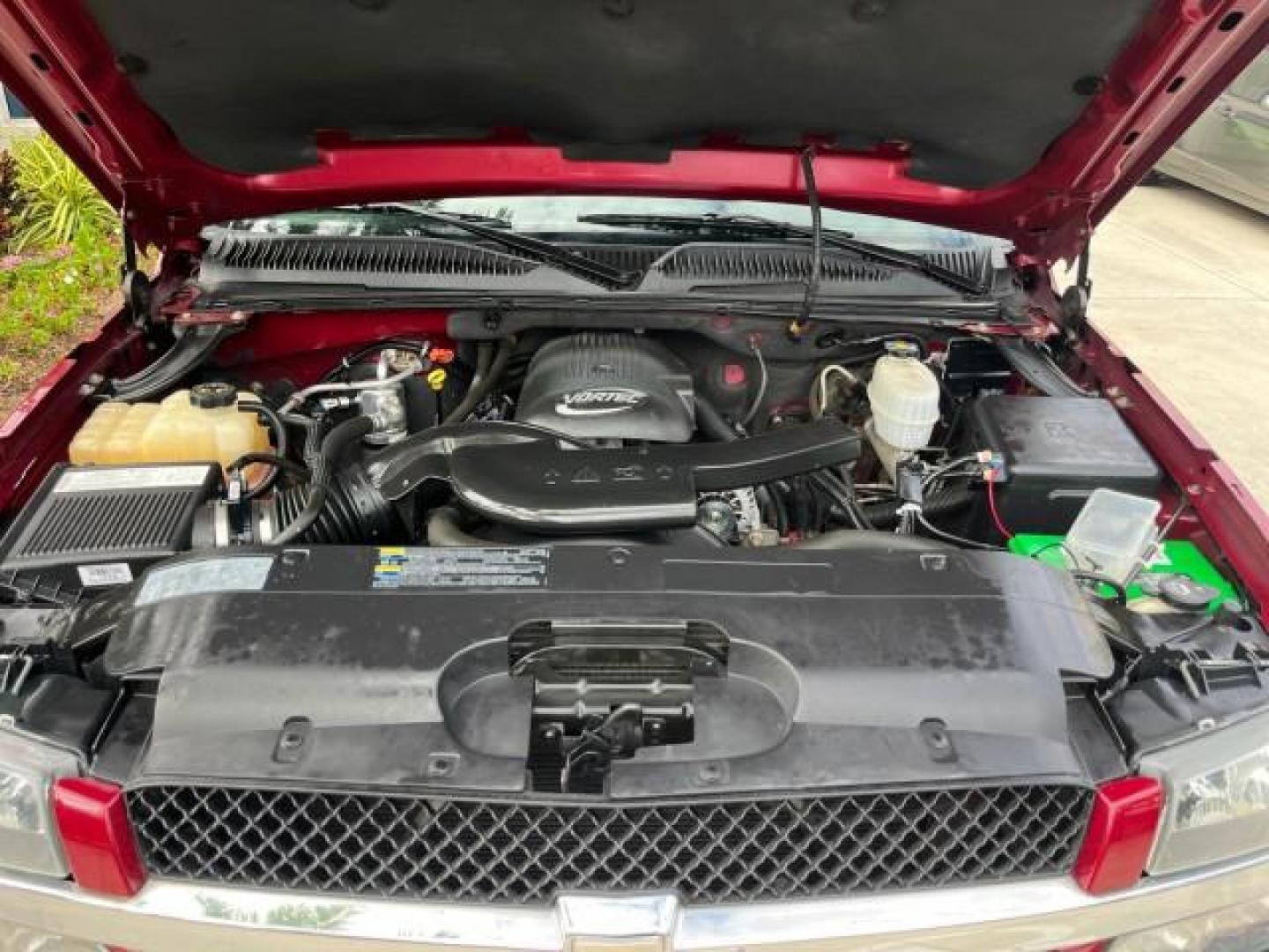 2004 Victory Red /Medium Neutral Chevrolet Avalanche 1 FL LOW MILES 64,757 (3GNEC12T94G) with an 5.3L Vortec 5300 V8 SFI Engine engine, Automatic transmission, located at 4701 North Dixie Hwy, Pompano Beach, FL, 33064, (954) 422-2889, 26.240938, -80.123474 - OUR WEBPAGE FLORIDACARS1.COM HAS OVER 100 PHOTOS AND FREE CARFAX LINK 2004 CHEVROLET AVALANCHE 1500 ROAD READY WORK READY VIN: 3GNEC12T94G250260 NO ACCIDENTS NO RECALLS SPORT PICKUP 1 OWNER FLORIDA 5.3L V8 5.3L V8 F LOW MILES 64,757 5.3 FT BED GASOLINE 12 SERVICE RECORDS REAR WHEEL DRIVE POWER SEATS - Photo#67