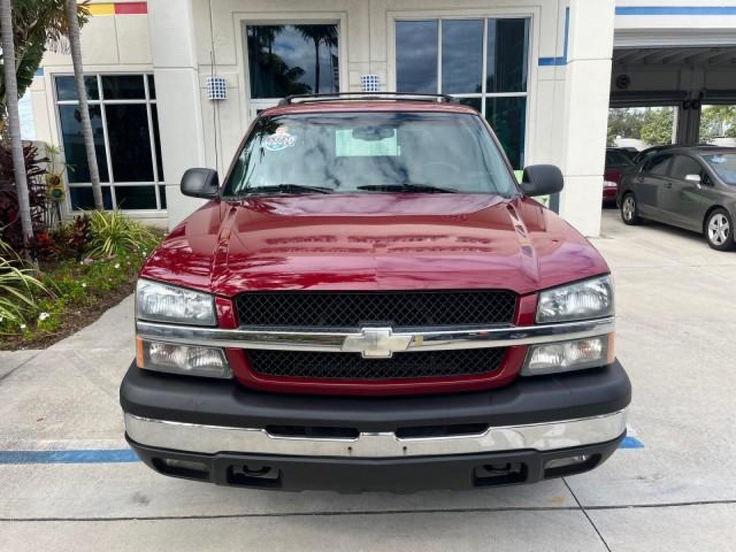 2004 Victory Red /Medium Neutral Chevrolet Avalanche 1 FL LOW MILES 64,757 (3GNEC12T94G) with an 5.3L Vortec 5300 V8 SFI Engine engine, Automatic transmission, located at 4701 North Dixie Hwy, Pompano Beach, FL, 33064, (954) 422-2889, 26.240938, -80.123474 - OUR WEBPAGE FLORIDACARS1.COM HAS OVER 100 PHOTOS AND FREE CARFAX LINK 2004 CHEVROLET AVALANCHE 1500 ROAD READY WORK READY VIN: 3GNEC12T94G250260 NO ACCIDENTS NO RECALLS SPORT PICKUP 1 OWNER FLORIDA 5.3L V8 5.3L V8 F LOW MILES 64,757 5.3 FT BED GASOLINE 12 SERVICE RECORDS REAR WHEEL DRIVE POWER SEATS - Photo#72