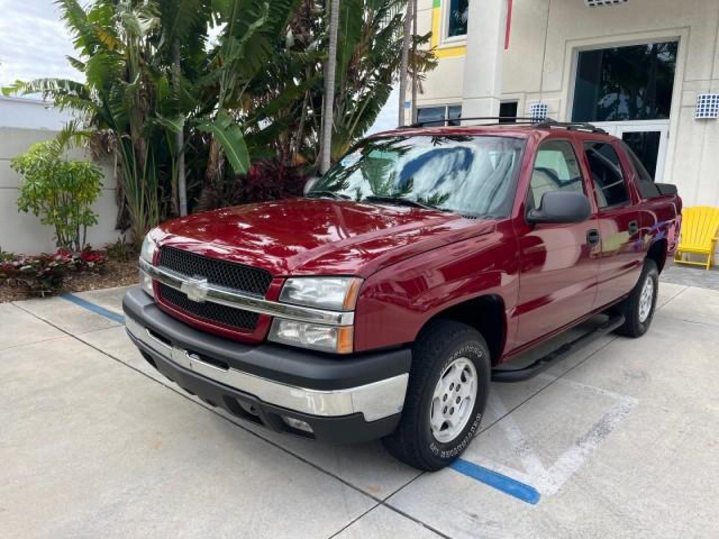 2004 Victory Red /Medium Neutral Chevrolet Avalanche 1 FL LOW MILES 64,757 (3GNEC12T94G) with an 5.3L Vortec 5300 V8 SFI Engine engine, Automatic transmission, located at 4701 North Dixie Hwy, Pompano Beach, FL, 33064, (954) 422-2889, 26.240938, -80.123474 - OUR WEBPAGE FLORIDACARS1.COM HAS OVER 100 PHOTOS AND FREE CARFAX LINK 2004 CHEVROLET AVALANCHE 1500 ROAD READY WORK READY VIN: 3GNEC12T94G250260 NO ACCIDENTS NO RECALLS SPORT PICKUP 1 OWNER FLORIDA 5.3L V8 5.3L V8 F LOW MILES 64,757 5.3 FT BED GASOLINE 12 SERVICE RECORDS REAR WHEEL DRIVE POWER SEATS - Photo#74