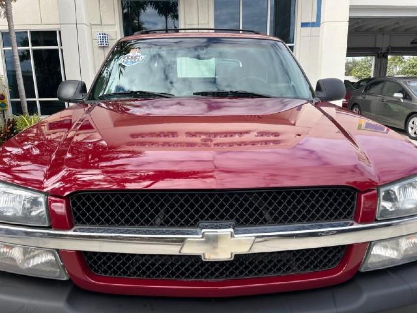 2004 Victory Red /Medium Neutral Chevrolet Avalanche 1 FL LOW MILES 64,757 (3GNEC12T94G) with an 5.3L Vortec 5300 V8 SFI Engine engine, Automatic transmission, located at 4701 North Dixie Hwy, Pompano Beach, FL, 33064, (954) 422-2889, 26.240938, -80.123474 - OUR WEBPAGE FLORIDACARS1.COM HAS OVER 100 PHOTOS AND FREE CARFAX LINK 2004 CHEVROLET AVALANCHE 1500 ROAD READY WORK READY VIN: 3GNEC12T94G250260 NO ACCIDENTS NO RECALLS SPORT PICKUP 1 OWNER FLORIDA 5.3L V8 5.3L V8 F LOW MILES 64,757 5.3 FT BED GASOLINE 12 SERVICE RECORDS REAR WHEEL DRIVE POWER SEATS - Photo#77