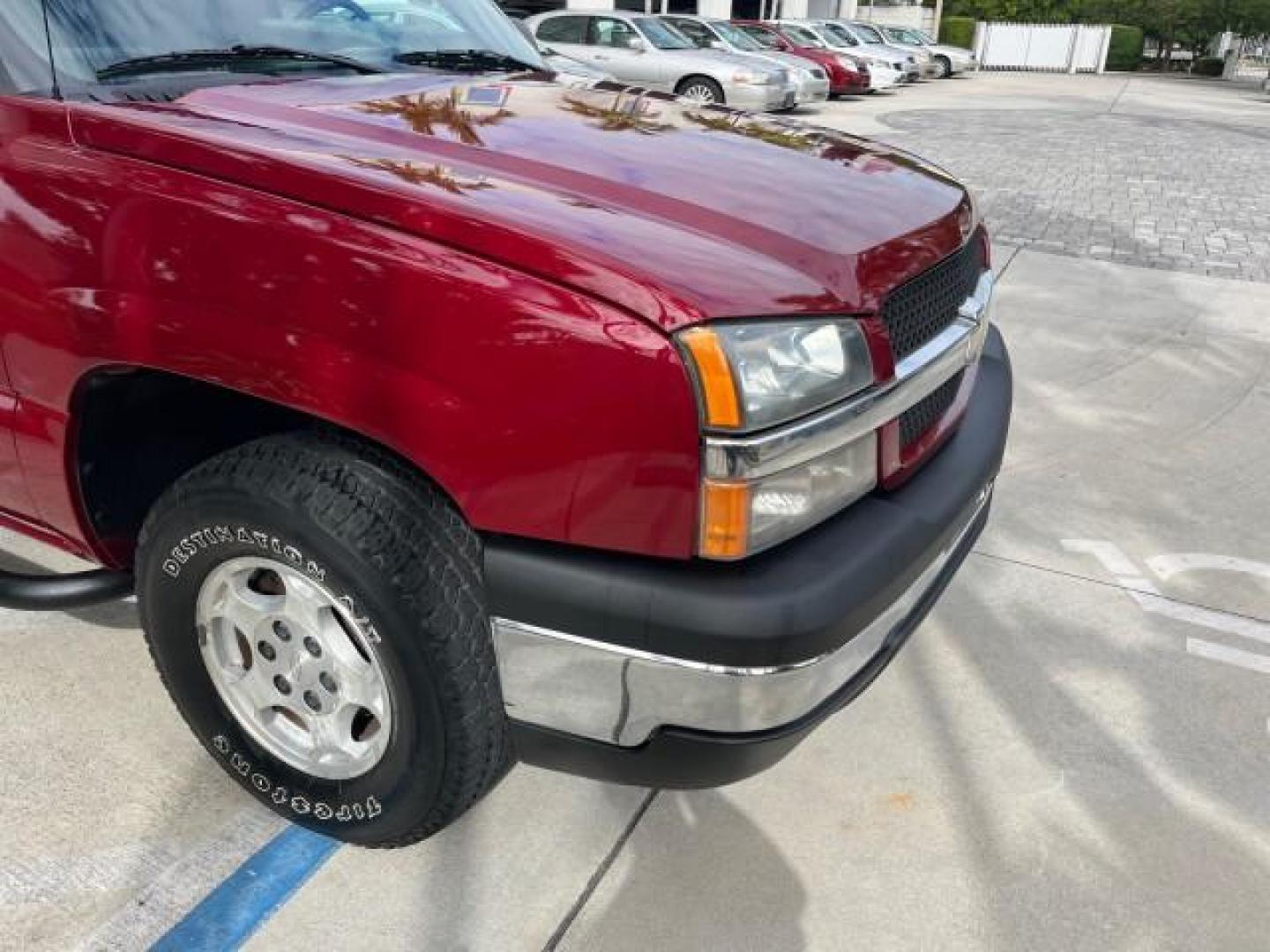 2004 Victory Red /Medium Neutral Chevrolet Avalanche 1 FL LOW MILES 64,757 (3GNEC12T94G) with an 5.3L Vortec 5300 V8 SFI Engine engine, Automatic transmission, located at 4701 North Dixie Hwy, Pompano Beach, FL, 33064, (954) 422-2889, 26.240938, -80.123474 - OUR WEBPAGE FLORIDACARS1.COM HAS OVER 100 PHOTOS AND FREE CARFAX LINK 2004 CHEVROLET AVALANCHE 1500 ROAD READY WORK READY VIN: 3GNEC12T94G250260 NO ACCIDENTS NO RECALLS SPORT PICKUP 1 OWNER FLORIDA 5.3L V8 5.3L V8 F LOW MILES 64,757 5.3 FT BED GASOLINE 12 SERVICE RECORDS REAR WHEEL DRIVE POWER SEATS - Photo#82