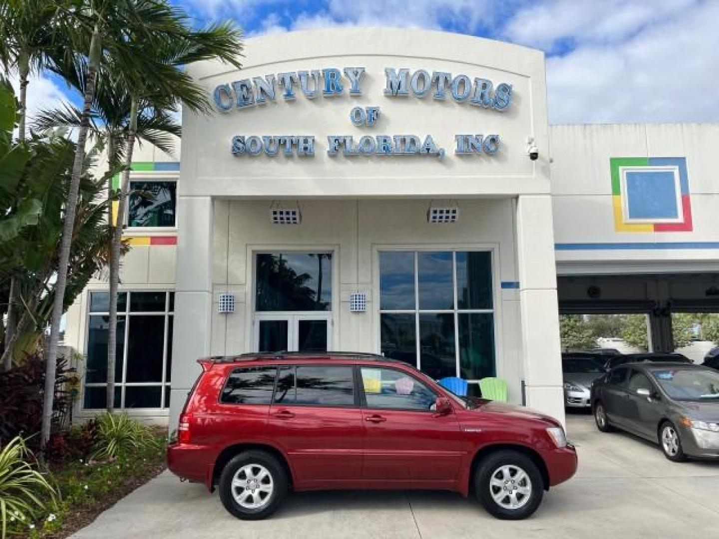 2003 Sundown Red Pearl /Ivory Toyota Highlander 1NC Limited LOW MILES 33,971 (JTEGF21AX30) with an 3.0L DOHC MPFI 24-Valve V6 Engine engine, Automatic transmission, located at 4701 North Dixie Hwy, Pompano Beach, FL, 33064, (954) 422-2889, 26.240938, -80.123474 - OUR WEBPAGE FLORIDACARS1.COM HAS OVER 100 PHOTOS AND FREE CARFAX LINK 2003 TOYOTA HIGHLANDER ROAD READY 3.0L V6 VIN: JTEGF21AX30114961 NO RECALLS 4 DOOR WAGON/SPORT UTILITY 1 OWNER 3.0L V6 F 24V POWER LEATHER SEATS GASOLINE POWER SUNROOF FRONT WHEEL DRIVE 46 SERVICE RECORDS Approach Lights Vehicle s - Photo#0