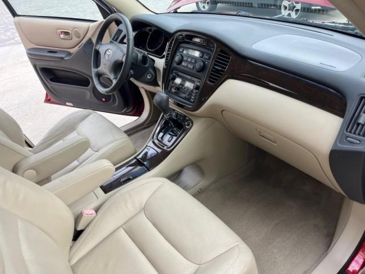 2003 Sundown Red Pearl /Ivory Toyota Highlander 1NC Limited LOW MILES 33,971 (JTEGF21AX30) with an 3.0L DOHC MPFI 24-Valve V6 Engine engine, Automatic transmission, located at 4701 North Dixie Hwy, Pompano Beach, FL, 33064, (954) 422-2889, 26.240938, -80.123474 - OUR WEBPAGE FLORIDACARS1.COM HAS OVER 100 PHOTOS AND FREE CARFAX LINK 2003 TOYOTA HIGHLANDER ROAD READY 3.0L V6 VIN: JTEGF21AX30114961 NO RECALLS 4 DOOR WAGON/SPORT UTILITY 1 OWNER 3.0L V6 F 24V POWER LEATHER SEATS GASOLINE POWER SUNROOF FRONT WHEEL DRIVE 46 SERVICE RECORDS Approach Lights Vehicle s - Photo#29