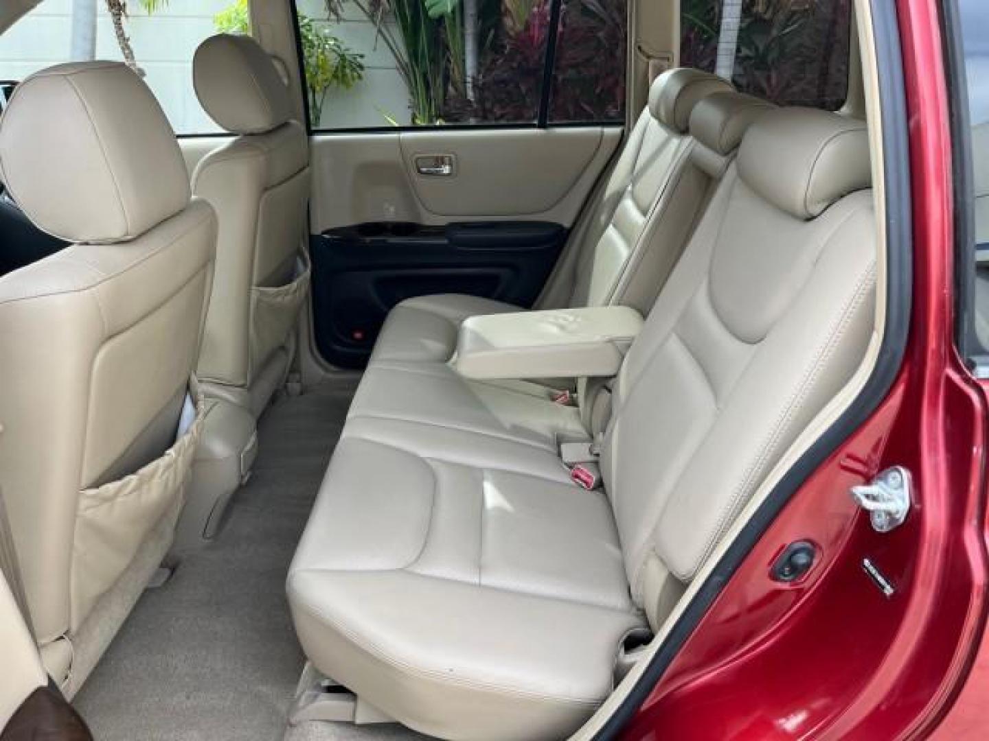 2003 Sundown Red Pearl /Ivory Toyota Highlander 1NC Limited LOW MILES 33,971 (JTEGF21AX30) with an 3.0L DOHC MPFI 24-Valve V6 Engine engine, Automatic transmission, located at 4701 North Dixie Hwy, Pompano Beach, FL, 33064, (954) 422-2889, 26.240938, -80.123474 - OUR WEBPAGE FLORIDACARS1.COM HAS OVER 100 PHOTOS AND FREE CARFAX LINK 2003 TOYOTA HIGHLANDER ROAD READY 3.0L V6 VIN: JTEGF21AX30114961 NO RECALLS 4 DOOR WAGON/SPORT UTILITY 1 OWNER 3.0L V6 F 24V POWER LEATHER SEATS GASOLINE POWER SUNROOF FRONT WHEEL DRIVE 46 SERVICE RECORDS Approach Lights Vehicle s - Photo#43