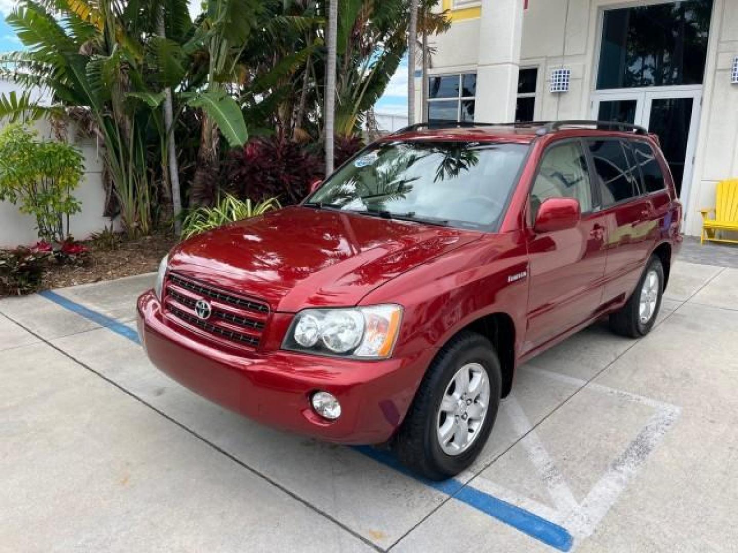 2003 Sundown Red Pearl /Ivory Toyota Highlander 1NC Limited LOW MILES 33,971 (JTEGF21AX30) with an 3.0L DOHC MPFI 24-Valve V6 Engine engine, Automatic transmission, located at 4701 North Dixie Hwy, Pompano Beach, FL, 33064, (954) 422-2889, 26.240938, -80.123474 - OUR WEBPAGE FLORIDACARS1.COM HAS OVER 100 PHOTOS AND FREE CARFAX LINK 2003 TOYOTA HIGHLANDER ROAD READY 3.0L V6 VIN: JTEGF21AX30114961 NO RECALLS 4 DOOR WAGON/SPORT UTILITY 1 OWNER 3.0L V6 F 24V POWER LEATHER SEATS GASOLINE POWER SUNROOF FRONT WHEEL DRIVE 46 SERVICE RECORDS Approach Lights Vehicle s - Photo#78