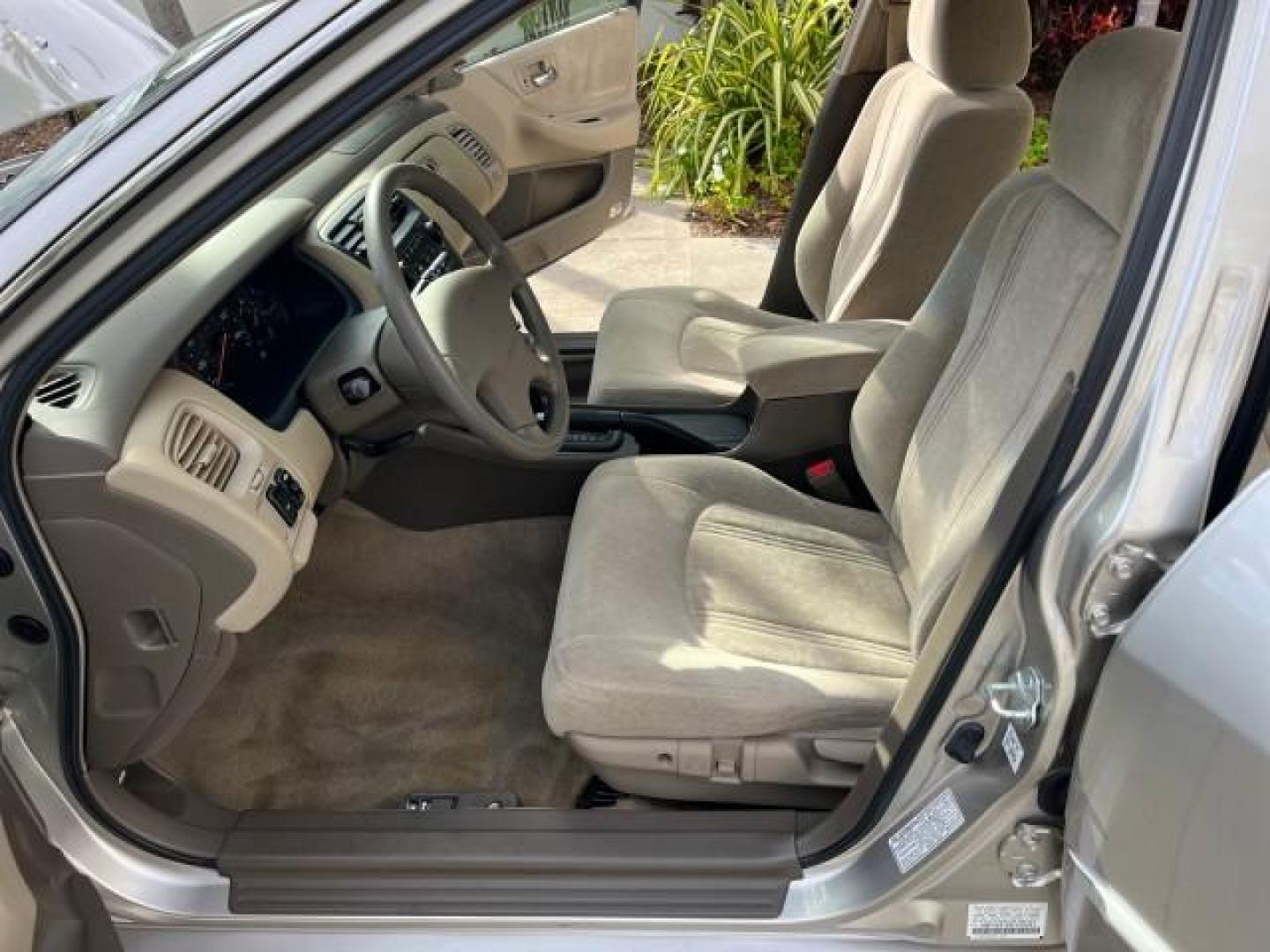 1999 Satin Silver (Met) /Ivory Honda Accord Sdn 1 FL EX LOW MILES 61,390 (JHMCG6679XC) with an 2.3L VTEC I4 ULEV-Certified Engine engine, Automatic transmission, located at 4701 North Dixie Hwy, Pompano Beach, FL, 33064, (954) 422-2889, 26.240938, -80.123474 - OUR WEBPAGE FLORIDACARS1.COM HAS OVER 100 PHOTOS AND FREE CARFAX LINK 1999 HONDA ACCORD EX ROAD READY 2.3L I4 VIN: JHMCG6679XC028564 NO RECALLS 30 MPG SEDAN 4 DR 1 OWNER FLORIDA 2.3L I4 F OHV VERY LOW MILES 61,390 GASOLINE POWER SUNROOF/MIRRORS FRONT WHEEL DRIVE 20 SERVICE RECORDS ABS Brakes Automat - Photo#10