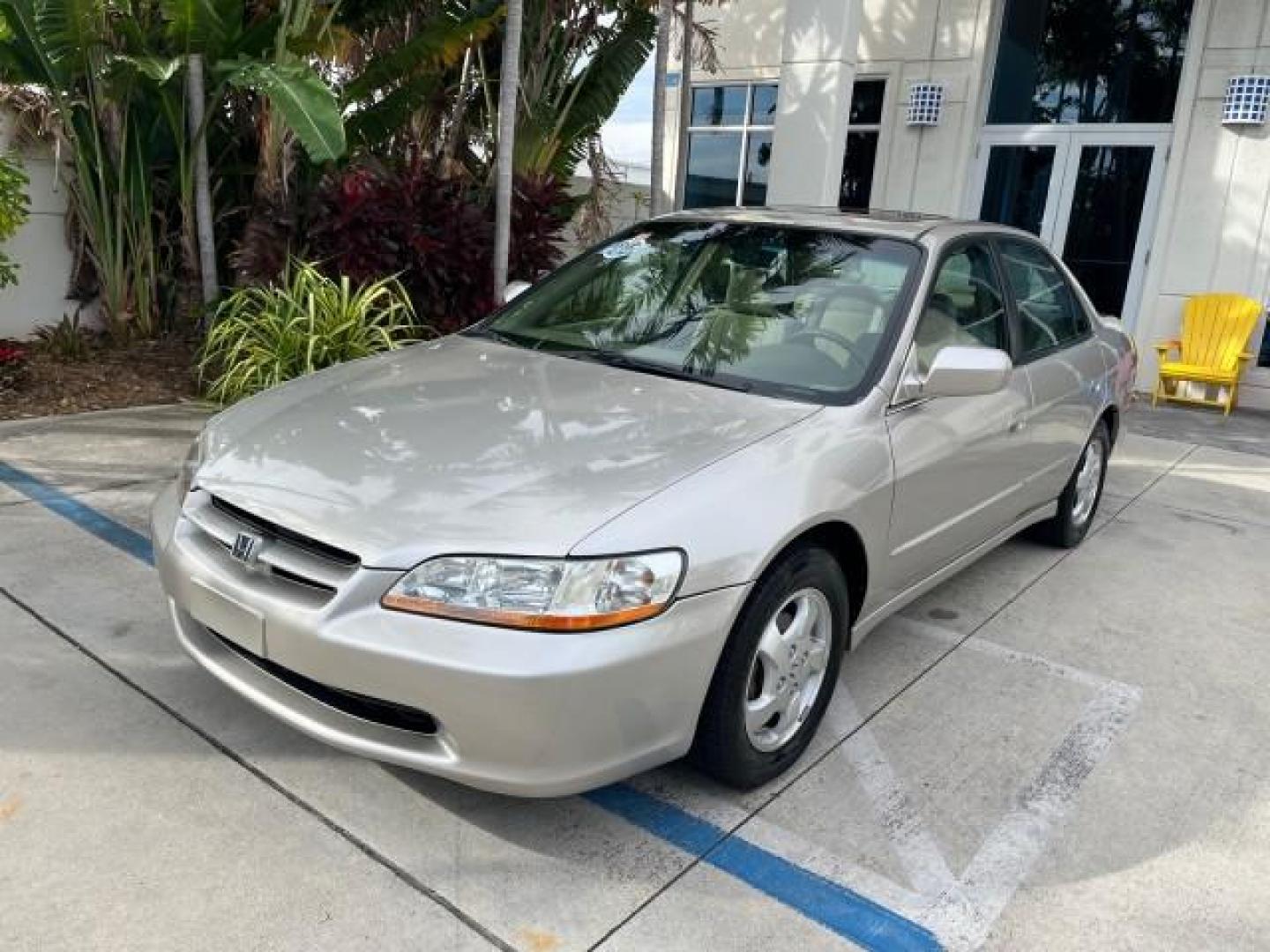 1999 Satin Silver (Met) /Ivory Honda Accord Sdn 1 FL EX LOW MILES 61,390 (JHMCG6679XC) with an 2.3L VTEC I4 ULEV-Certified Engine engine, Automatic transmission, located at 4701 North Dixie Hwy, Pompano Beach, FL, 33064, (954) 422-2889, 26.240938, -80.123474 - OUR WEBPAGE FLORIDACARS1.COM HAS OVER 100 PHOTOS AND FREE CARFAX LINK 1999 HONDA ACCORD EX ROAD READY 2.3L I4 VIN: JHMCG6679XC028564 NO RECALLS 30 MPG SEDAN 4 DR 1 OWNER FLORIDA 2.3L I4 F OHV VERY LOW MILES 61,390 GASOLINE POWER SUNROOF/MIRRORS FRONT WHEEL DRIVE 20 SERVICE RECORDS ABS Brakes Automat - Photo#81