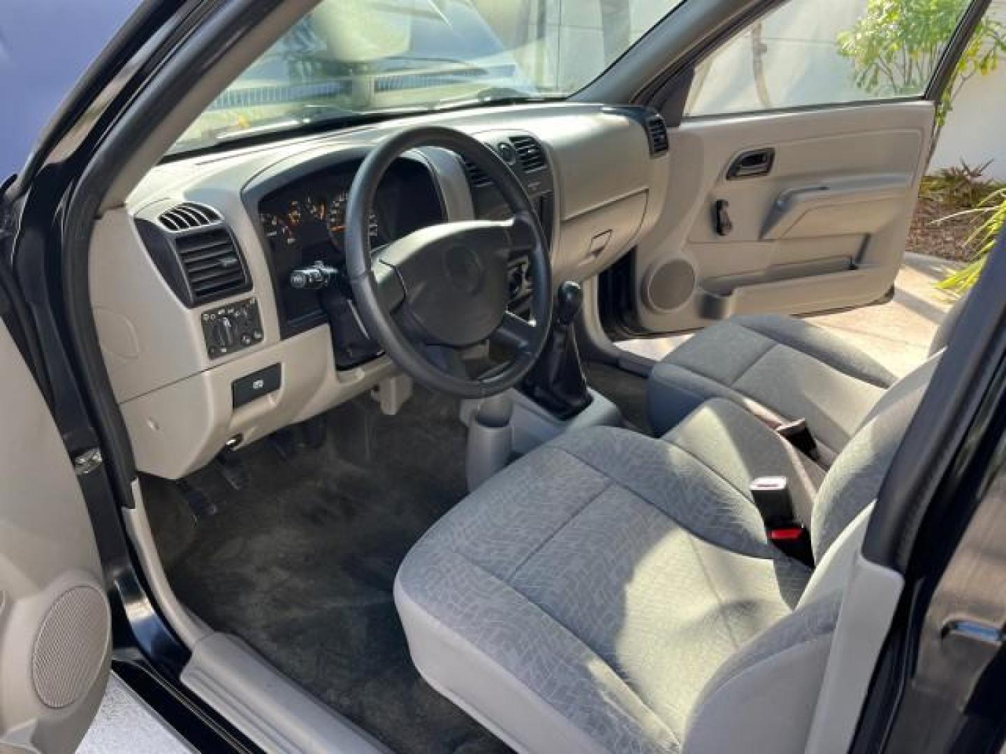 2006 Black /Light Cashmere Chevrolet Colorado 1 FL LS LOW MILES 53,797 (1GCCS148368) with an 2.8L DOHC 4-Cyl MFI Engine engine, Manual transmission, located at 4701 North Dixie Hwy, Pompano Beach, FL, 33064, (954) 422-2889, 26.240938, -80.123474 - OUR WEBPAGE FLORIDACARS1.COM HAS OVER 100 PHOTOS AND FREE CARFAX LINK 2006 CHEVROLET COLORADO WORK TRUCK ROAD READY WORK READY VIN: 1GCCS148368250775 NO ACCIDENTS 2.8L I4 PICKUP 1 OWNER FLORIDA 2.8L I4 F LOW MILES 53,797 25 MPG GASOLINE 6.1 FT BED LENGHT REAR WHEEL DRIVE MANUAL 5 SERVICE RECORDS 6.1 - Photo#14