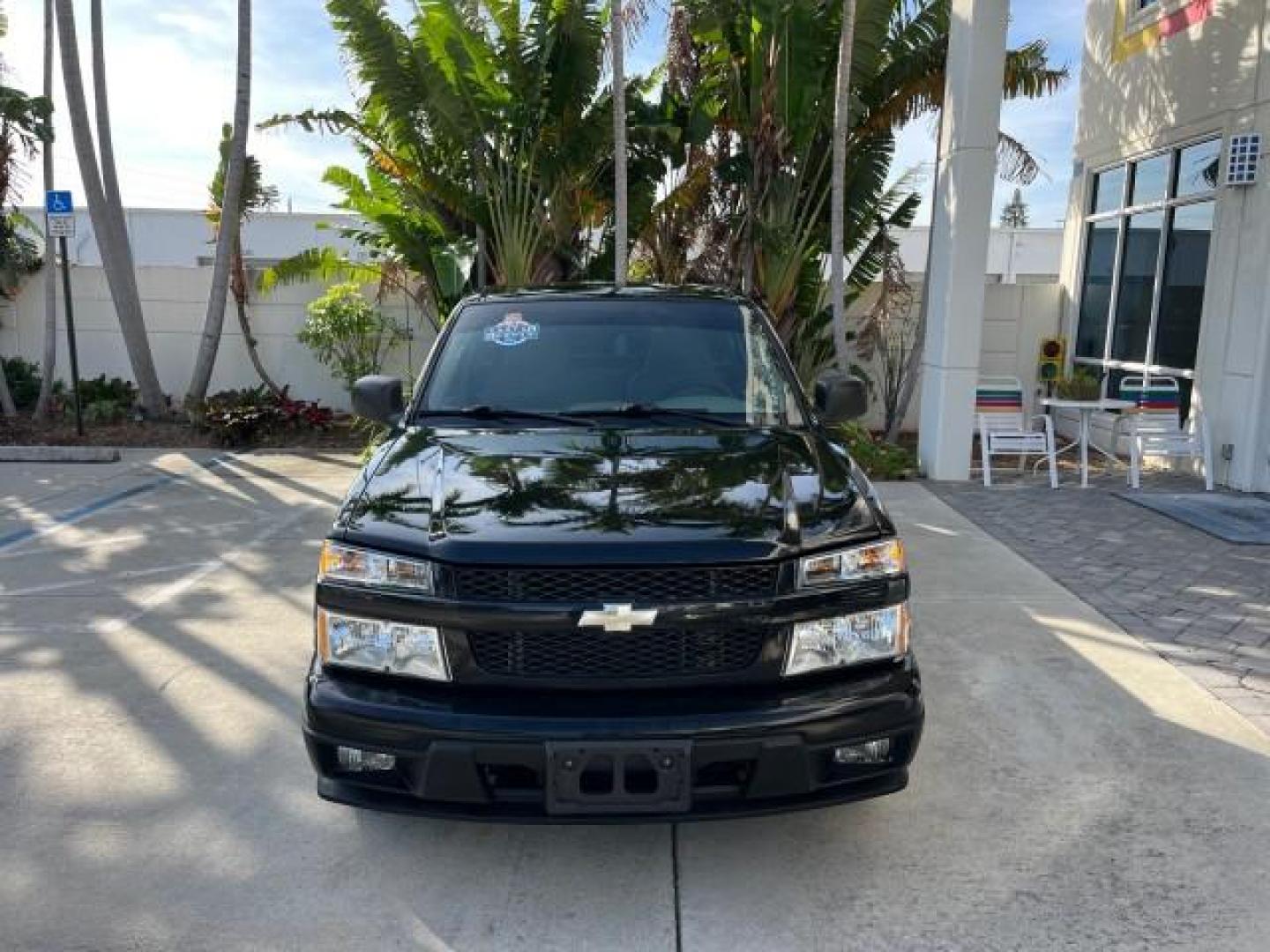 2006 Black /Light Cashmere Chevrolet Colorado 1 FL LS LOW MILES 53,797 (1GCCS148368) with an 2.8L DOHC 4-Cyl MFI Engine engine, Manual transmission, located at 4701 North Dixie Hwy, Pompano Beach, FL, 33064, (954) 422-2889, 26.240938, -80.123474 - OUR WEBPAGE FLORIDACARS1.COM HAS OVER 100 PHOTOS AND FREE CARFAX LINK 2006 CHEVROLET COLORADO WORK TRUCK ROAD READY WORK READY VIN: 1GCCS148368250775 NO ACCIDENTS 2.8L I4 PICKUP 1 OWNER FLORIDA 2.8L I4 F LOW MILES 53,797 25 MPG GASOLINE 6.1 FT BED LENGHT REAR WHEEL DRIVE MANUAL 5 SERVICE RECORDS 6.1 - Photo#2
