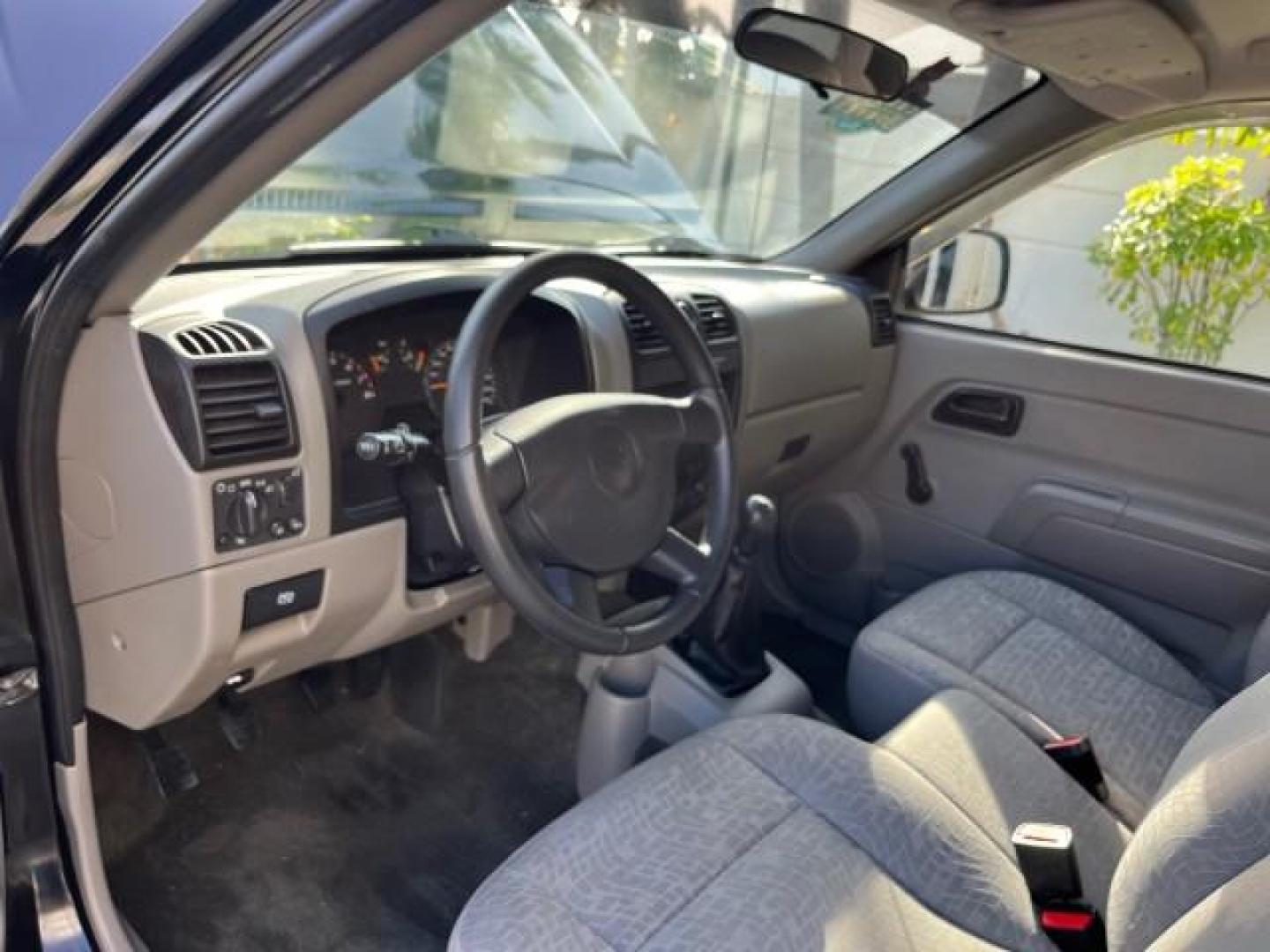 2006 Black /Light Cashmere Chevrolet Colorado 1 FL LS LOW MILES 53,797 (1GCCS148368) with an 2.8L DOHC 4-Cyl MFI Engine engine, Manual transmission, located at 4701 North Dixie Hwy, Pompano Beach, FL, 33064, (954) 422-2889, 26.240938, -80.123474 - OUR WEBPAGE FLORIDACARS1.COM HAS OVER 100 PHOTOS AND FREE CARFAX LINK 2006 CHEVROLET COLORADO WORK TRUCK ROAD READY WORK READY VIN: 1GCCS148368250775 NO ACCIDENTS 2.8L I4 PICKUP 1 OWNER FLORIDA 2.8L I4 F LOW MILES 53,797 25 MPG GASOLINE 6.1 FT BED LENGHT REAR WHEEL DRIVE MANUAL 5 SERVICE RECORDS 6.1 - Photo#30