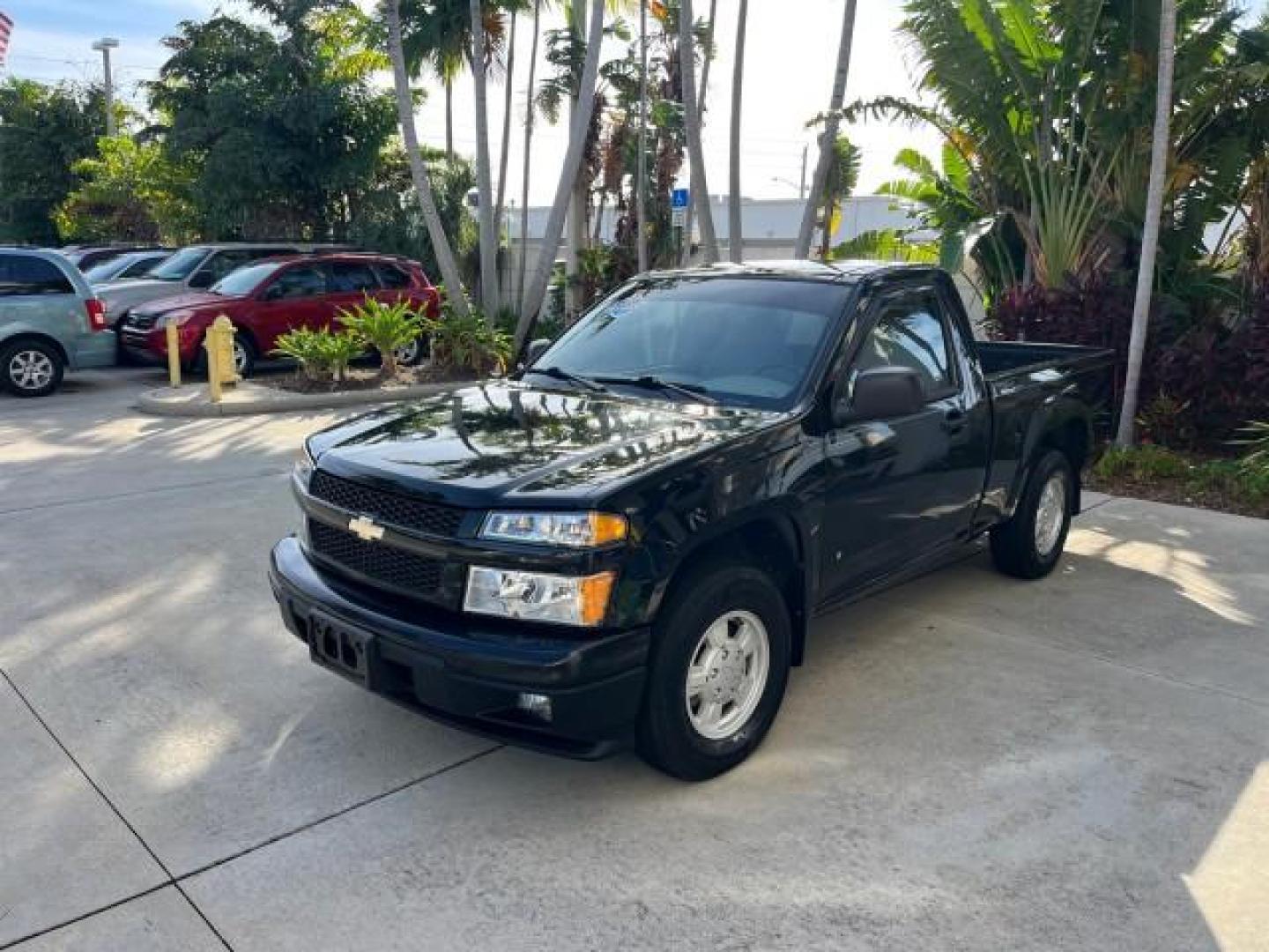 2006 Black /Light Cashmere Chevrolet Colorado 1 FL LS LOW MILES 53,797 (1GCCS148368) with an 2.8L DOHC 4-Cyl MFI Engine engine, Manual transmission, located at 4701 North Dixie Hwy, Pompano Beach, FL, 33064, (954) 422-2889, 26.240938, -80.123474 - OUR WEBPAGE FLORIDACARS1.COM HAS OVER 100 PHOTOS AND FREE CARFAX LINK 2006 CHEVROLET COLORADO WORK TRUCK ROAD READY WORK READY VIN: 1GCCS148368250775 NO ACCIDENTS 2.8L I4 PICKUP 1 OWNER FLORIDA 2.8L I4 F LOW MILES 53,797 25 MPG GASOLINE 6.1 FT BED LENGHT REAR WHEEL DRIVE MANUAL 5 SERVICE RECORDS 6.1 - Photo#3