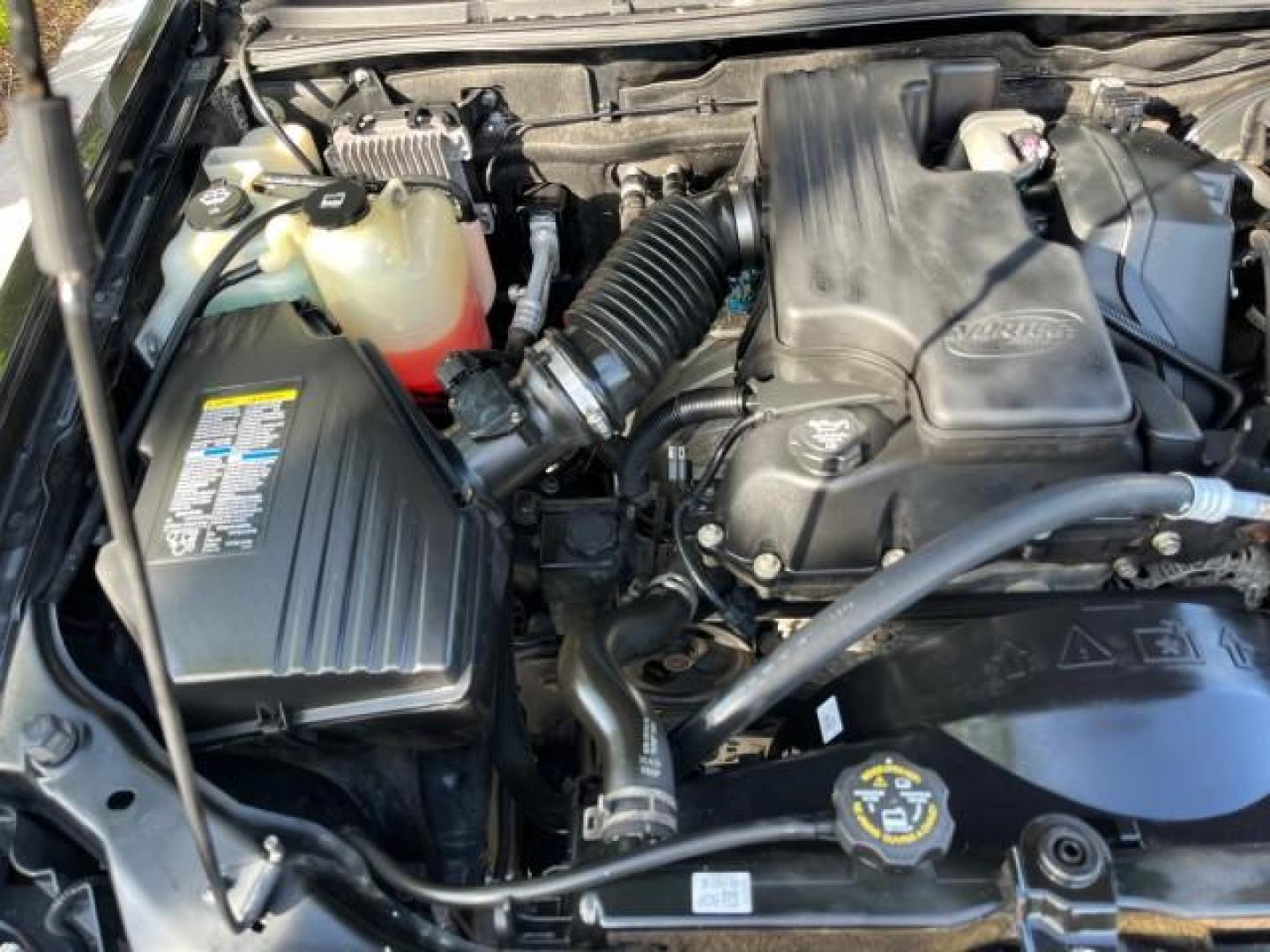 2006 Black /Light Cashmere Chevrolet Colorado 1 FL LS LOW MILES 53,797 (1GCCS148368) with an 2.8L DOHC 4-Cyl MFI Engine engine, Manual transmission, located at 4701 North Dixie Hwy, Pompano Beach, FL, 33064, (954) 422-2889, 26.240938, -80.123474 - OUR WEBPAGE FLORIDACARS1.COM HAS OVER 100 PHOTOS AND FREE CARFAX LINK 2006 CHEVROLET COLORADO WORK TRUCK ROAD READY WORK READY VIN: 1GCCS148368250775 NO ACCIDENTS 2.8L I4 PICKUP 1 OWNER FLORIDA 2.8L I4 F LOW MILES 53,797 25 MPG GASOLINE 6.1 FT BED LENGHT REAR WHEEL DRIVE MANUAL 5 SERVICE RECORDS 6.1 - Photo#55