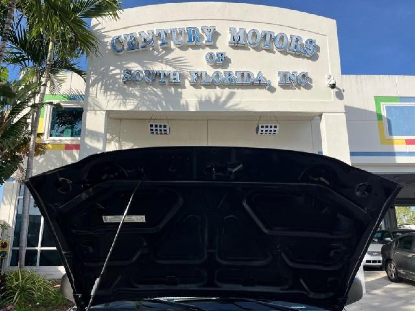 2006 Black /Light Cashmere Chevrolet Colorado 1 FL LS LOW MILES 53,797 (1GCCS148368) with an 2.8L DOHC 4-Cyl MFI Engine engine, Manual transmission, located at 4701 North Dixie Hwy, Pompano Beach, FL, 33064, (954) 422-2889, 26.240938, -80.123474 - OUR WEBPAGE FLORIDACARS1.COM HAS OVER 100 PHOTOS AND FREE CARFAX LINK 2006 CHEVROLET COLORADO WORK TRUCK ROAD READY WORK READY VIN: 1GCCS148368250775 NO ACCIDENTS 2.8L I4 PICKUP 1 OWNER FLORIDA 2.8L I4 F LOW MILES 53,797 25 MPG GASOLINE 6.1 FT BED LENGHT REAR WHEEL DRIVE MANUAL 5 SERVICE RECORDS 6.1 - Photo#57