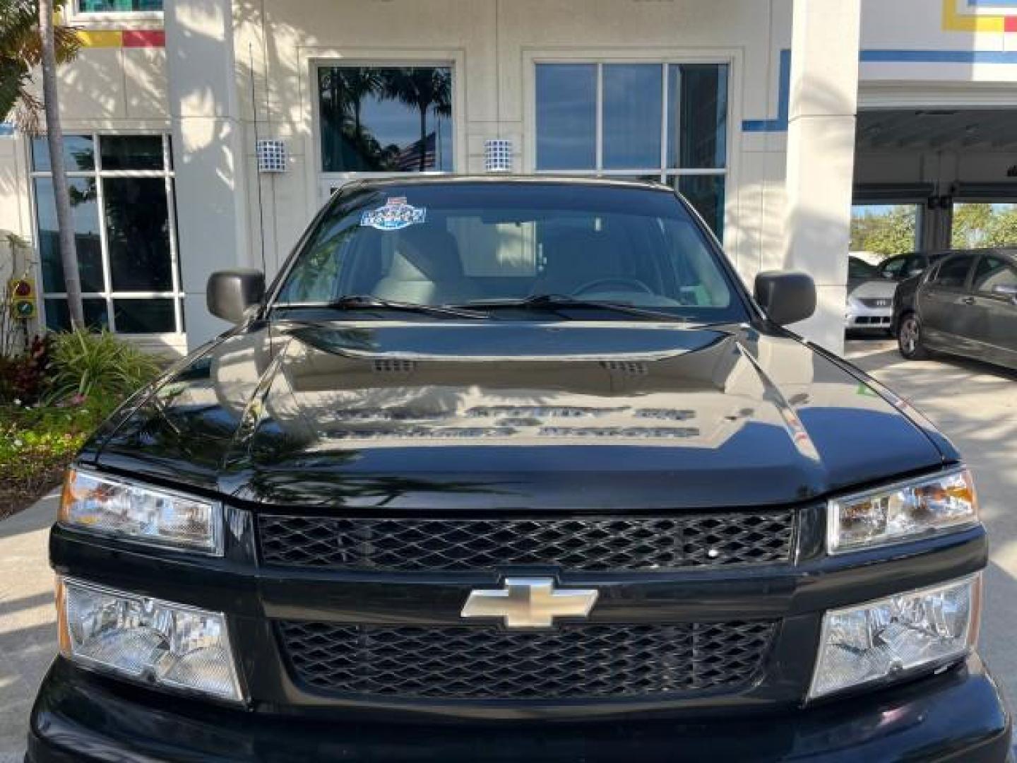 2006 Black /Light Cashmere Chevrolet Colorado 1 FL LS LOW MILES 53,797 (1GCCS148368) with an 2.8L DOHC 4-Cyl MFI Engine engine, Manual transmission, located at 4701 North Dixie Hwy, Pompano Beach, FL, 33064, (954) 422-2889, 26.240938, -80.123474 - OUR WEBPAGE FLORIDACARS1.COM HAS OVER 100 PHOTOS AND FREE CARFAX LINK 2006 CHEVROLET COLORADO WORK TRUCK ROAD READY WORK READY VIN: 1GCCS148368250775 NO ACCIDENTS 2.8L I4 PICKUP 1 OWNER FLORIDA 2.8L I4 F LOW MILES 53,797 25 MPG GASOLINE 6.1 FT BED LENGHT REAR WHEEL DRIVE MANUAL 5 SERVICE RECORDS 6.1 - Photo#63