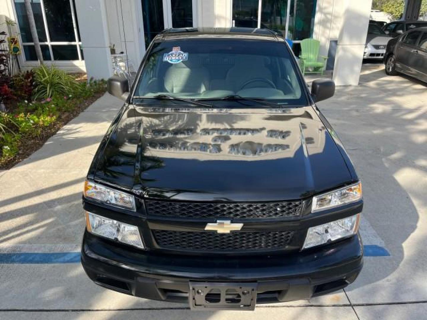 2006 Black /Light Cashmere Chevrolet Colorado 1 FL LS LOW MILES 53,797 (1GCCS148368) with an 2.8L DOHC 4-Cyl MFI Engine engine, Manual transmission, located at 4701 North Dixie Hwy, Pompano Beach, FL, 33064, (954) 422-2889, 26.240938, -80.123474 - OUR WEBPAGE FLORIDACARS1.COM HAS OVER 100 PHOTOS AND FREE CARFAX LINK 2006 CHEVROLET COLORADO WORK TRUCK ROAD READY WORK READY VIN: 1GCCS148368250775 NO ACCIDENTS 2.8L I4 PICKUP 1 OWNER FLORIDA 2.8L I4 F LOW MILES 53,797 25 MPG GASOLINE 6.1 FT BED LENGHT REAR WHEEL DRIVE MANUAL 5 SERVICE RECORDS 6.1 - Photo#64