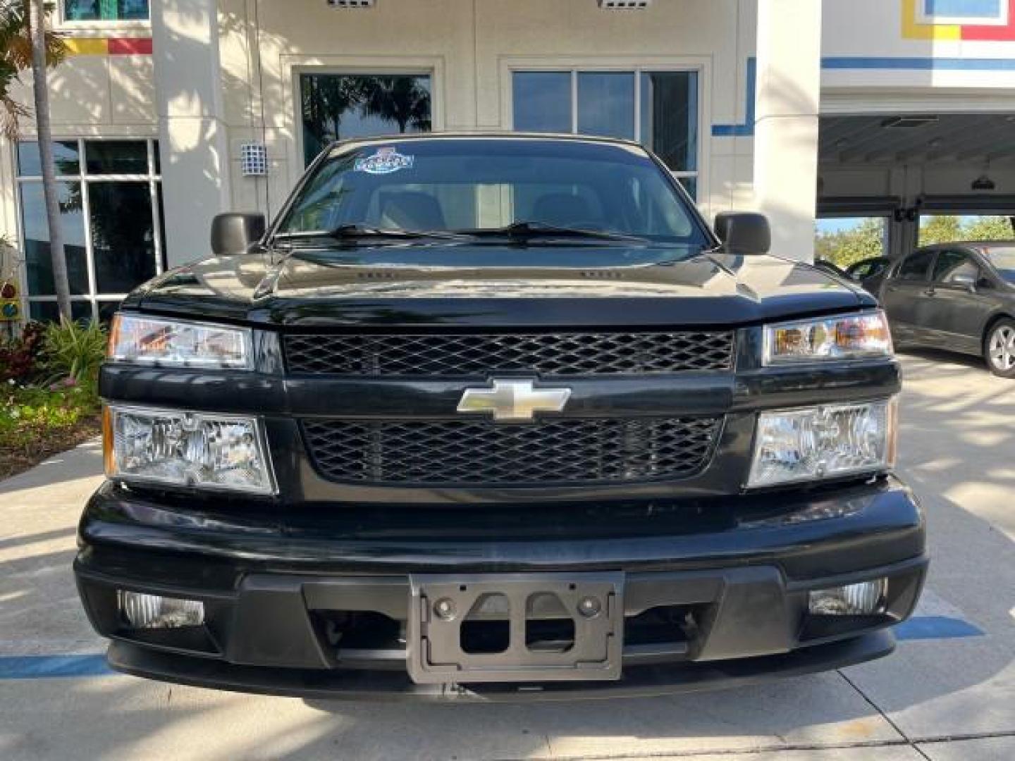 2006 Black /Light Cashmere Chevrolet Colorado 1 FL LS LOW MILES 53,797 (1GCCS148368) with an 2.8L DOHC 4-Cyl MFI Engine engine, Manual transmission, located at 4701 North Dixie Hwy, Pompano Beach, FL, 33064, (954) 422-2889, 26.240938, -80.123474 - OUR WEBPAGE FLORIDACARS1.COM HAS OVER 100 PHOTOS AND FREE CARFAX LINK 2006 CHEVROLET COLORADO WORK TRUCK ROAD READY WORK READY VIN: 1GCCS148368250775 NO ACCIDENTS 2.8L I4 PICKUP 1 OWNER FLORIDA 2.8L I4 F LOW MILES 53,797 25 MPG GASOLINE 6.1 FT BED LENGHT REAR WHEEL DRIVE MANUAL 5 SERVICE RECORDS 6.1 - Photo#68