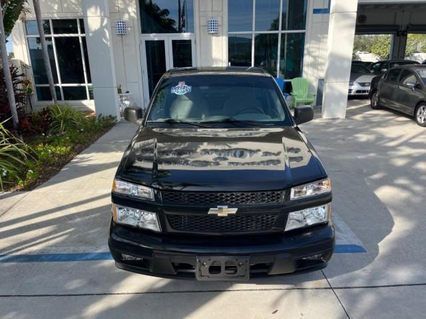 2006 Black /Light Cashmere Chevrolet Colorado 1 FL LS LOW MILES 53,797 (1GCCS148368) with an 2.8L DOHC 4-Cyl MFI Engine engine, Manual transmission, located at 4701 North Dixie Hwy, Pompano Beach, FL, 33064, (954) 422-2889, 26.240938, -80.123474 - OUR WEBPAGE FLORIDACARS1.COM HAS OVER 100 PHOTOS AND FREE CARFAX LINK 2006 CHEVROLET COLORADO WORK TRUCK ROAD READY WORK READY VIN: 1GCCS148368250775 NO ACCIDENTS 2.8L I4 PICKUP 1 OWNER FLORIDA 2.8L I4 F LOW MILES 53,797 25 MPG GASOLINE 6.1 FT BED LENGHT REAR WHEEL DRIVE MANUAL 5 SERVICE RECORDS 6.1 - Photo#69