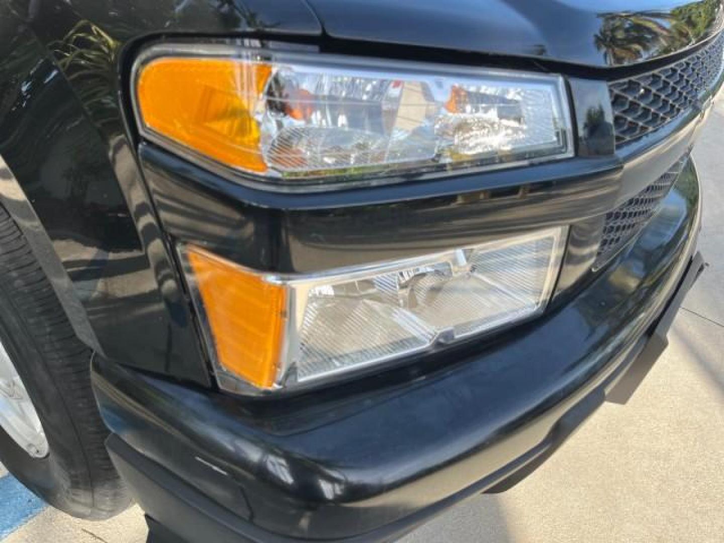 2006 Black /Light Cashmere Chevrolet Colorado 1 FL LS LOW MILES 53,797 (1GCCS148368) with an 2.8L DOHC 4-Cyl MFI Engine engine, Manual transmission, located at 4701 North Dixie Hwy, Pompano Beach, FL, 33064, (954) 422-2889, 26.240938, -80.123474 - OUR WEBPAGE FLORIDACARS1.COM HAS OVER 100 PHOTOS AND FREE CARFAX LINK 2006 CHEVROLET COLORADO WORK TRUCK ROAD READY WORK READY VIN: 1GCCS148368250775 NO ACCIDENTS 2.8L I4 PICKUP 1 OWNER FLORIDA 2.8L I4 F LOW MILES 53,797 25 MPG GASOLINE 6.1 FT BED LENGHT REAR WHEEL DRIVE MANUAL 5 SERVICE RECORDS 6.1 - Photo#70