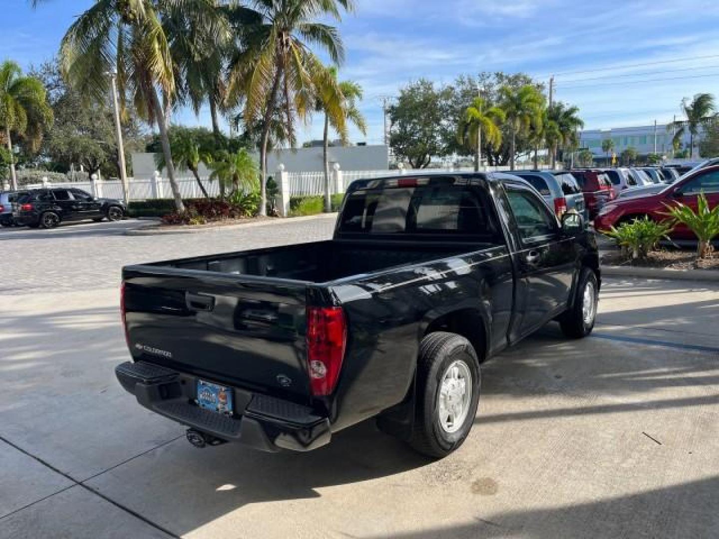 2006 Black /Light Cashmere Chevrolet Colorado 1 FL LS LOW MILES 53,797 (1GCCS148368) with an 2.8L DOHC 4-Cyl MFI Engine engine, Manual transmission, located at 4701 North Dixie Hwy, Pompano Beach, FL, 33064, (954) 422-2889, 26.240938, -80.123474 - OUR WEBPAGE FLORIDACARS1.COM HAS OVER 100 PHOTOS AND FREE CARFAX LINK 2006 CHEVROLET COLORADO WORK TRUCK ROAD READY WORK READY VIN: 1GCCS148368250775 NO ACCIDENTS 2.8L I4 PICKUP 1 OWNER FLORIDA 2.8L I4 F LOW MILES 53,797 25 MPG GASOLINE 6.1 FT BED LENGHT REAR WHEEL DRIVE MANUAL 5 SERVICE RECORDS 6.1 - Photo#7