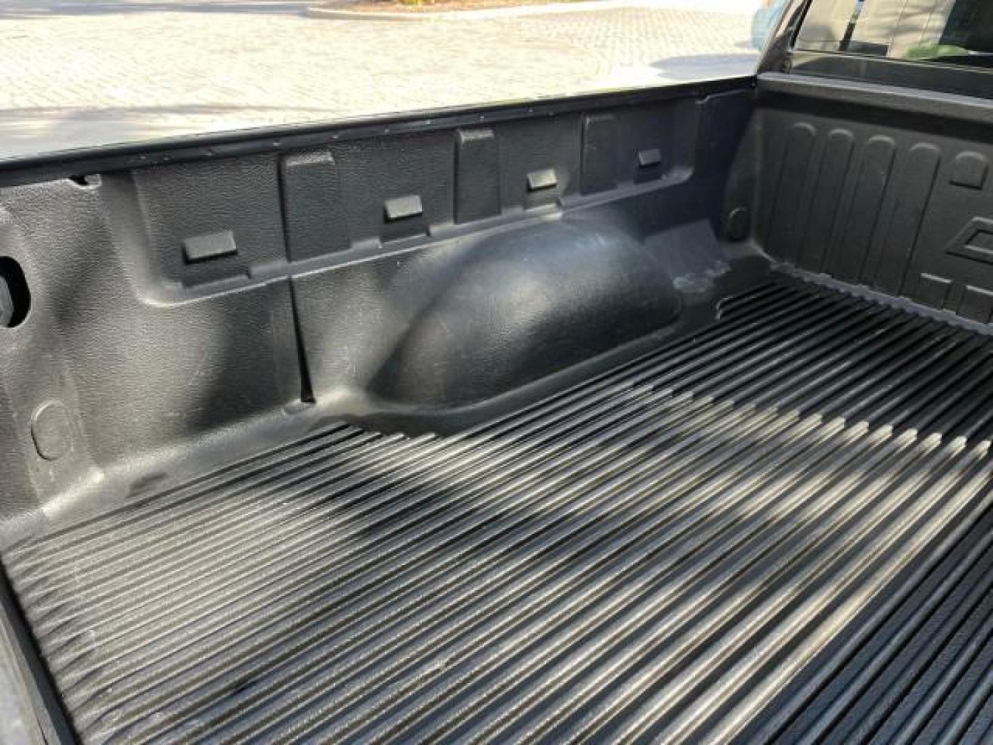 2006 Black /Light Cashmere Chevrolet Colorado 1 FL LS LOW MILES 53,797 (1GCCS148368) with an 2.8L DOHC 4-Cyl MFI Engine engine, Manual transmission, located at 4701 North Dixie Hwy, Pompano Beach, FL, 33064, (954) 422-2889, 26.240938, -80.123474 - OUR WEBPAGE FLORIDACARS1.COM HAS OVER 100 PHOTOS AND FREE CARFAX LINK 2006 CHEVROLET COLORADO WORK TRUCK ROAD READY WORK READY VIN: 1GCCS148368250775 NO ACCIDENTS 2.8L I4 PICKUP 1 OWNER FLORIDA 2.8L I4 F LOW MILES 53,797 25 MPG GASOLINE 6.1 FT BED LENGHT REAR WHEEL DRIVE MANUAL 5 SERVICE RECORDS 6.1 - Photo#83