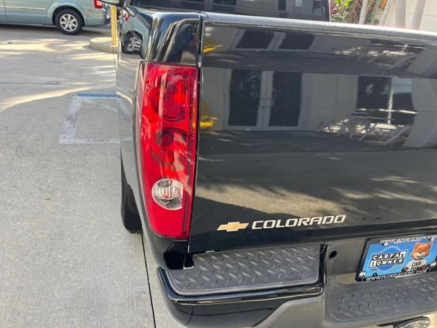 2006 Black /Light Cashmere Chevrolet Colorado 1 FL LS LOW MILES 53,797 (1GCCS148368) with an 2.8L DOHC 4-Cyl MFI Engine engine, Manual transmission, located at 4701 North Dixie Hwy, Pompano Beach, FL, 33064, (954) 422-2889, 26.240938, -80.123474 - OUR WEBPAGE FLORIDACARS1.COM HAS OVER 100 PHOTOS AND FREE CARFAX LINK 2006 CHEVROLET COLORADO WORK TRUCK ROAD READY WORK READY VIN: 1GCCS148368250775 NO ACCIDENTS 2.8L I4 PICKUP 1 OWNER FLORIDA 2.8L I4 F LOW MILES 53,797 25 MPG GASOLINE 6.1 FT BED LENGHT REAR WHEEL DRIVE MANUAL 5 SERVICE RECORDS 6.1 - Photo#91