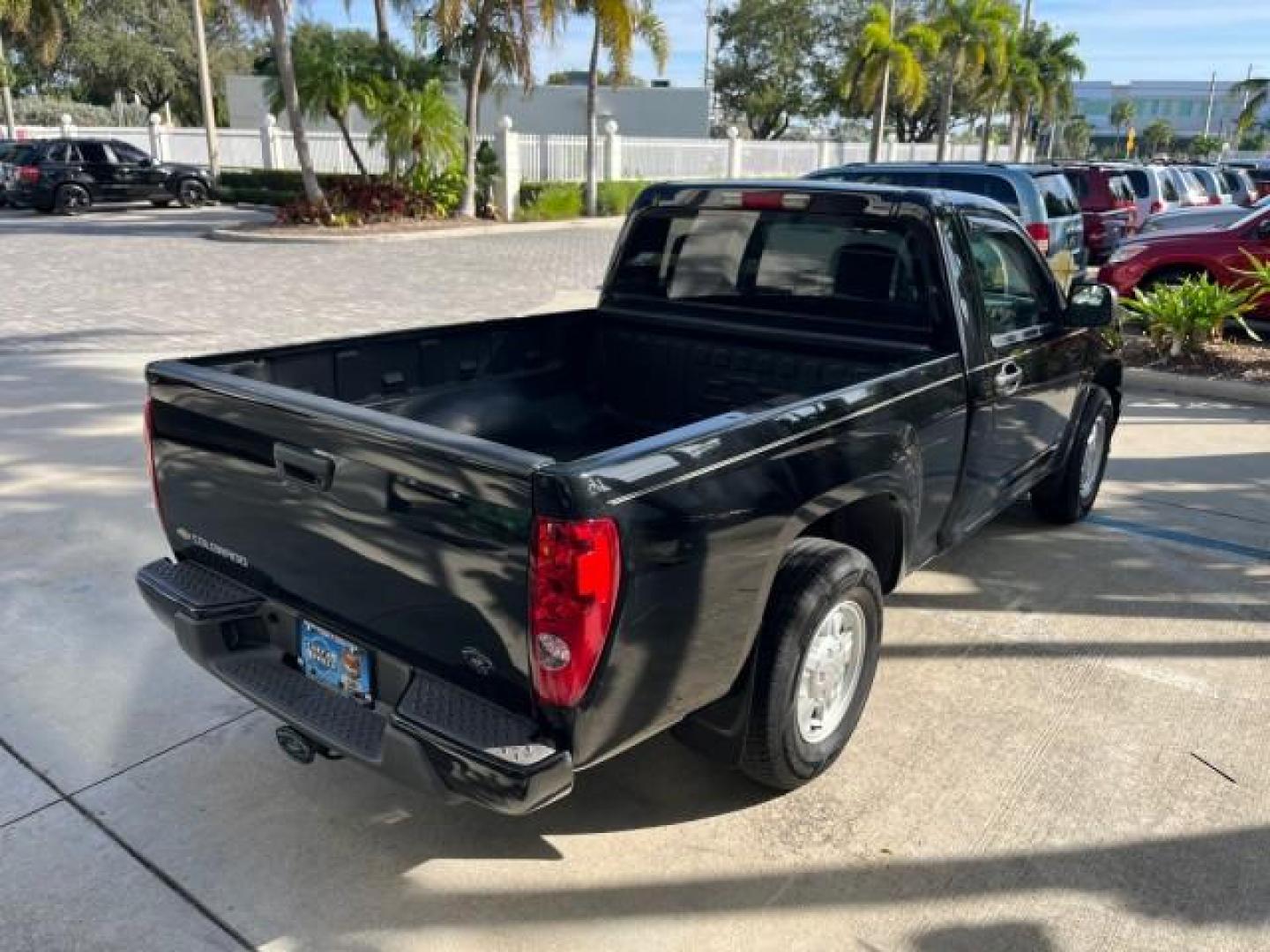 2006 Black /Light Cashmere Chevrolet Colorado 1 FL LS LOW MILES 53,797 (1GCCS148368) with an 2.8L DOHC 4-Cyl MFI Engine engine, Manual transmission, located at 4701 North Dixie Hwy, Pompano Beach, FL, 33064, (954) 422-2889, 26.240938, -80.123474 - OUR WEBPAGE FLORIDACARS1.COM HAS OVER 100 PHOTOS AND FREE CARFAX LINK 2006 CHEVROLET COLORADO WORK TRUCK ROAD READY WORK READY VIN: 1GCCS148368250775 NO ACCIDENTS 2.8L I4 PICKUP 1 OWNER FLORIDA 2.8L I4 F LOW MILES 53,797 25 MPG GASOLINE 6.1 FT BED LENGHT REAR WHEEL DRIVE MANUAL 5 SERVICE RECORDS 6.1 - Photo#95