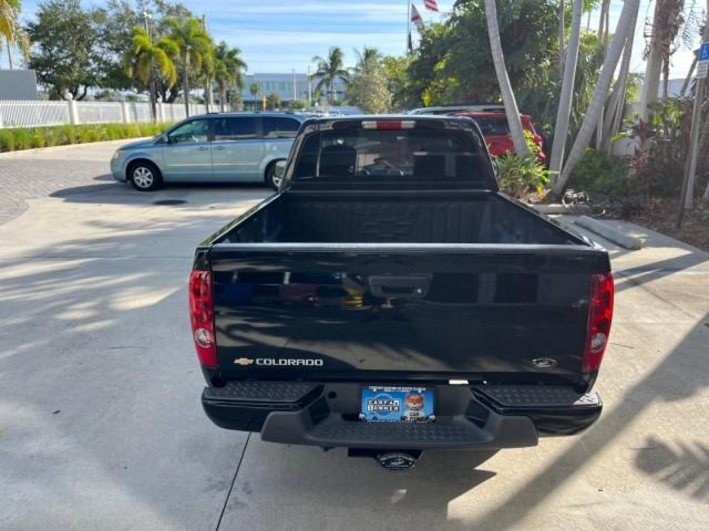 2006 Black /Light Cashmere Chevrolet Colorado 1 FL LS LOW MILES 53,797 (1GCCS148368) with an 2.8L DOHC 4-Cyl MFI Engine engine, Manual transmission, located at 4701 North Dixie Hwy, Pompano Beach, FL, 33064, (954) 422-2889, 26.240938, -80.123474 - OUR WEBPAGE FLORIDACARS1.COM HAS OVER 100 PHOTOS AND FREE CARFAX LINK 2006 CHEVROLET COLORADO WORK TRUCK ROAD READY WORK READY VIN: 1GCCS148368250775 NO ACCIDENTS 2.8L I4 PICKUP 1 OWNER FLORIDA 2.8L I4 F LOW MILES 53,797 25 MPG GASOLINE 6.1 FT BED LENGHT REAR WHEEL DRIVE MANUAL 5 SERVICE RECORDS 6.1 - Photo#98