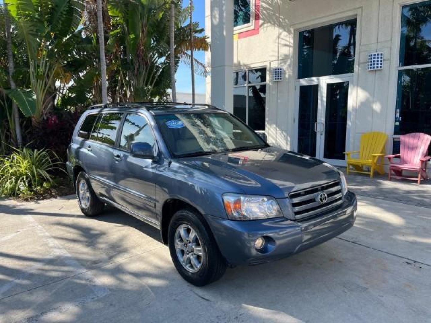 2005 Bluestone Metallic /Ivory Toyota Highlander FL LOW MILES 39,779 (JTEDP21A150) with an 3.3L DOHC SFI 24-Valve VVT-i V6 Engine engine, Automatic transmission, located at 4701 North Dixie Hwy, Pompano Beach, FL, 33064, (954) 422-2889, 26.240938, -80.123474 - OUR WEBPAGE FLORIDACARS1.COM HAS OVER 100 PHOTOS AND FREE CARFAX LINK 2005 TOYOTA HIGHLANDER ROAD READY 3.3L V6 VIN: JTEDP21A150075101 NO ACCIDENTS 25 MPG 4 DOOR WAGON/SPORT UTILITY NO RECALLS SUNROOF 3.3L V6 F DOHC 24V FLORIDA OWNER GASOLINE LOW MILES 39,779 FRONT WHEEL DRIVE 6 SERVICE RECORDS Auto - Photo#1