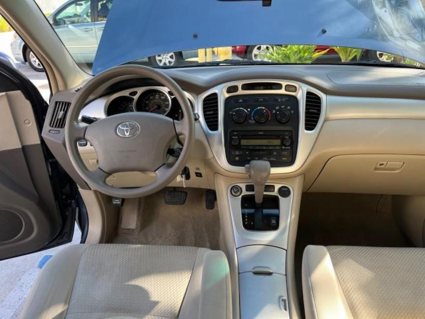 2005 Bluestone Metallic /Ivory Toyota Highlander FL LOW MILES 39,779 (JTEDP21A150) with an 3.3L DOHC SFI 24-Valve VVT-i V6 Engine engine, Automatic transmission, located at 4701 North Dixie Hwy, Pompano Beach, FL, 33064, (954) 422-2889, 26.240938, -80.123474 - OUR WEBPAGE FLORIDACARS1.COM HAS OVER 100 PHOTOS AND FREE CARFAX LINK 2005 TOYOTA HIGHLANDER ROAD READY 3.3L V6 VIN: JTEDP21A150075101 NO ACCIDENTS 25 MPG 4 DOOR WAGON/SPORT UTILITY NO RECALLS SUNROOF 3.3L V6 F DOHC 24V FLORIDA OWNER GASOLINE LOW MILES 39,779 FRONT WHEEL DRIVE 6 SERVICE RECORDS Auto - Photo#39