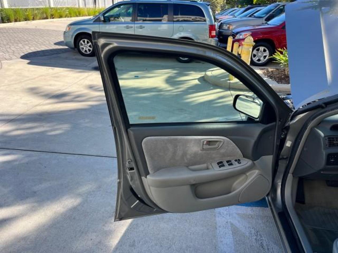 1998 Classic Green Pearl /Gray Toyota Camry FL LE LOW MILES 48,539 (JT2BF22K4W0) with an 3.0L Twin-Cam EFI 24-Valve V6 Engine engine, Automatic transmission, located at 4701 North Dixie Hwy, Pompano Beach, FL, 33064, (954) 422-2889, 26.240938, -80.123474 - OUR WEBPAGE FLORIDACARS1.COM HAS OVER 100 PHOTOS AND FREE CARFAX LINK 1998 TOYOTA CAMRY CE V6 ROAD READY 3.0L V6 VIN: JT2BF22K4W0134660 FLORIDA OWNER SEDAN 4 DR LOW MILES 48,539 3.0L V6 F DOHC 24V NO RECALLS 28 MPG GASOLINE POWER MIRRORS FRONT WHEEL DRIVE ABS Brakes Automatic Transmission Cruise Con - Photo#9