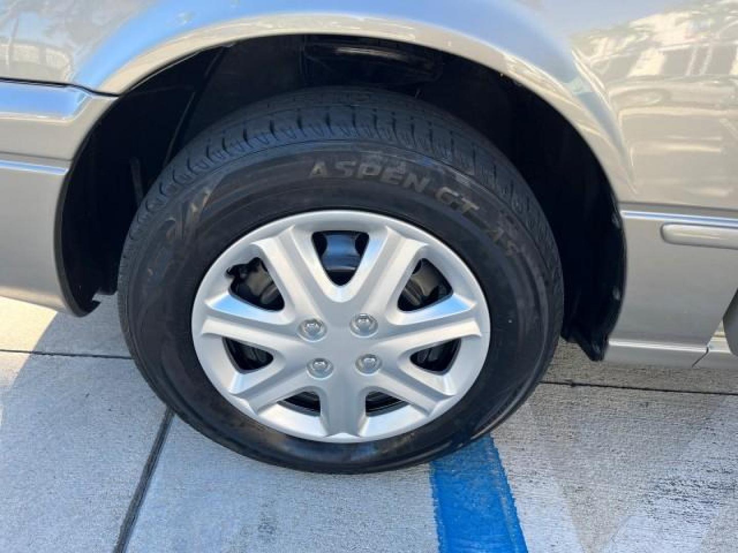 1998 Classic Green Pearl /Gray Toyota Camry FL LE LOW MILES 48,539 (JT2BF22K4W0) with an 3.0L Twin-Cam EFI 24-Valve V6 Engine engine, Automatic transmission, located at 4701 North Dixie Hwy, Pompano Beach, FL, 33064, (954) 422-2889, 26.240938, -80.123474 - OUR WEBPAGE FLORIDACARS1.COM HAS OVER 100 PHOTOS AND FREE CARFAX LINK 1998 TOYOTA CAMRY CE V6 ROAD READY 3.0L V6 VIN: JT2BF22K4W0134660 FLORIDA OWNER SEDAN 4 DR LOW MILES 48,539 3.0L V6 F DOHC 24V NO RECALLS 28 MPG GASOLINE POWER MIRRORS FRONT WHEEL DRIVE ABS Brakes Automatic Transmission Cruise Con - Photo#19