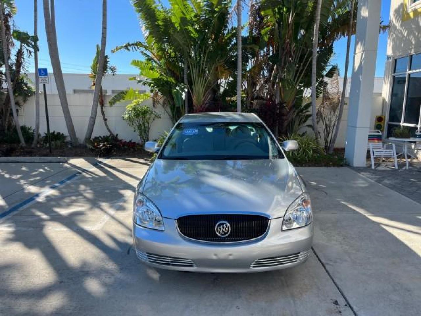 2007 Platinum Metallic /Cocoa/Shale Buick Lucerne V6 CXL LOW MILES 36,082 (1G4HD57247U) with an 3.8L V6 SFI Engine engine, Automatic transmission, located at 4701 North Dixie Hwy, Pompano Beach, FL, 33064, (954) 422-2889, 26.240938, -80.123474 - OUR WEBPAGE FLORIDACARS1.COM HAS OVER 100 PHOTOS AND FREE CARFAX LINK 2007 BUICK LUCERNE CXL V6 ROAD READY 3.8L V6 CXL VIN: 1G4HD57247U216623 NO RECALLS 26 MPG SEDAN 4 DR SUPER LOW MILES 36,082 3.8L V6 F 3800 THE BEST POWER LEATHER SEATS GASOLINE 7 SERVICE RECORDS FRONT WHEEL DRIVE POWER MIRRORS Ada - Photo#2