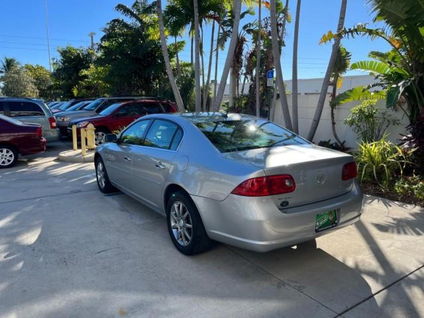 2007 Platinum Metallic /Cocoa/Shale Buick Lucerne V6 CXL LOW MILES 36,082 (1G4HD57247U) with an 3.8L V6 SFI Engine engine, Automatic transmission, located at 4701 North Dixie Hwy, Pompano Beach, FL, 33064, (954) 422-2889, 26.240938, -80.123474 - OUR WEBPAGE FLORIDACARS1.COM HAS OVER 100 PHOTOS AND FREE CARFAX LINK 2007 BUICK LUCERNE CXL V6 ROAD READY 3.8L V6 CXL VIN: 1G4HD57247U216623 NO RECALLS 26 MPG SEDAN 4 DR SUPER LOW MILES 36,082 3.8L V6 F 3800 THE BEST POWER LEATHER SEATS GASOLINE 7 SERVICE RECORDS FRONT WHEEL DRIVE POWER MIRRORS Ada - Photo#5