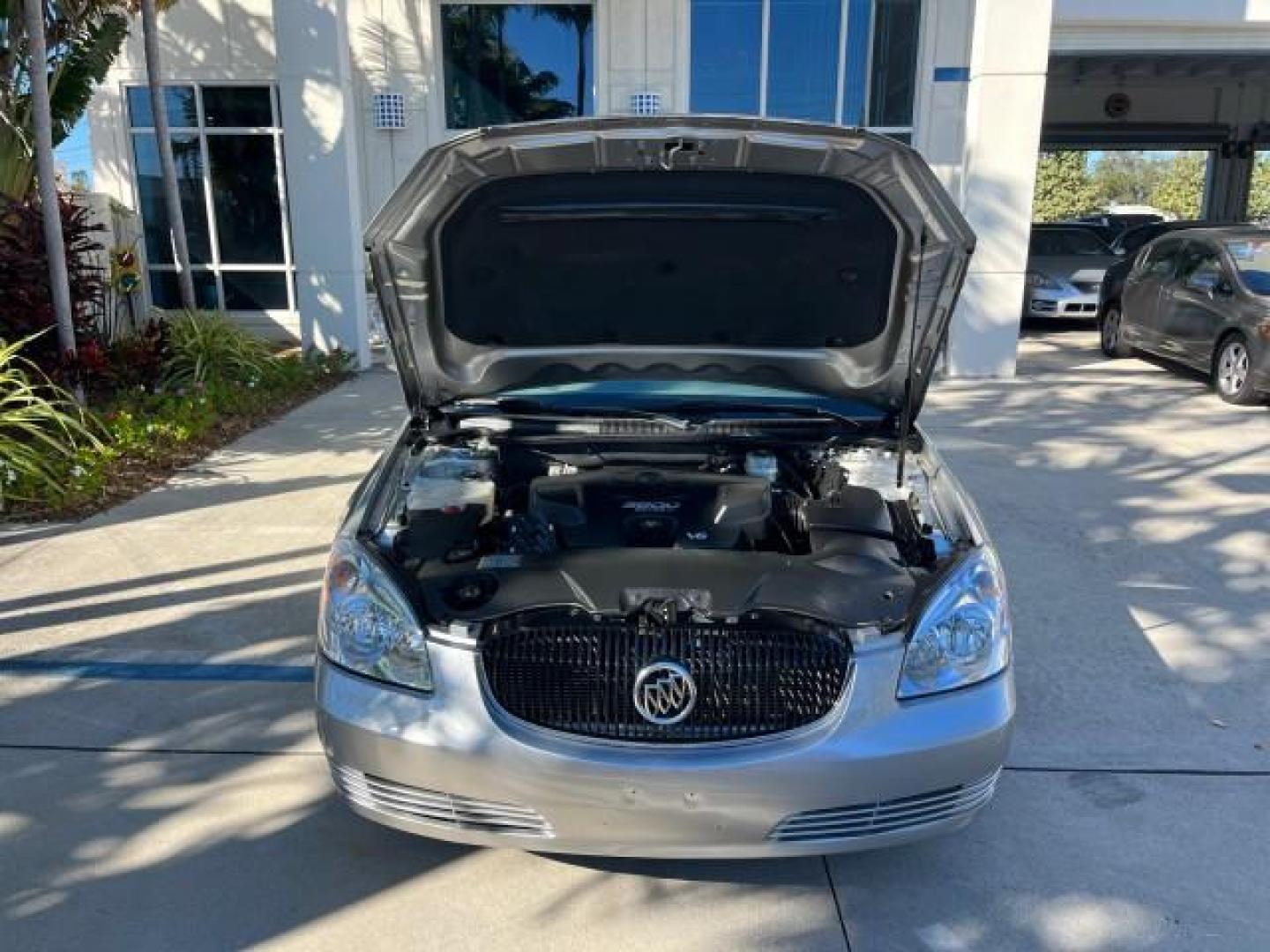 2007 Platinum Metallic /Cocoa/Shale Buick Lucerne V6 CXL LOW MILES 36,082 (1G4HD57247U) with an 3.8L V6 SFI Engine engine, Automatic transmission, located at 4701 North Dixie Hwy, Pompano Beach, FL, 33064, (954) 422-2889, 26.240938, -80.123474 - OUR WEBPAGE FLORIDACARS1.COM HAS OVER 100 PHOTOS AND FREE CARFAX LINK 2007 BUICK LUCERNE CXL V6 ROAD READY 3.8L V6 CXL VIN: 1G4HD57247U216623 NO RECALLS 26 MPG SEDAN 4 DR SUPER LOW MILES 36,082 3.8L V6 F 3800 THE BEST POWER LEATHER SEATS GASOLINE 7 SERVICE RECORDS FRONT WHEEL DRIVE POWER MIRRORS Ada - Photo#73