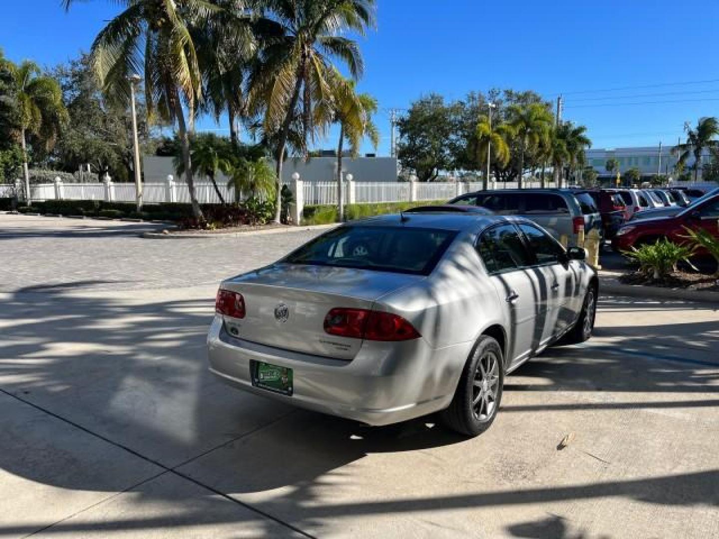 2007 Platinum Metallic /Cocoa/Shale Buick Lucerne V6 CXL LOW MILES 36,082 (1G4HD57247U) with an 3.8L V6 SFI Engine engine, Automatic transmission, located at 4701 North Dixie Hwy, Pompano Beach, FL, 33064, (954) 422-2889, 26.240938, -80.123474 - OUR WEBPAGE FLORIDACARS1.COM HAS OVER 100 PHOTOS AND FREE CARFAX LINK 2007 BUICK LUCERNE CXL V6 ROAD READY 3.8L V6 CXL VIN: 1G4HD57247U216623 NO RECALLS 26 MPG SEDAN 4 DR SUPER LOW MILES 36,082 3.8L V6 F 3800 THE BEST POWER LEATHER SEATS GASOLINE 7 SERVICE RECORDS FRONT WHEEL DRIVE POWER MIRRORS Ada - Photo#7