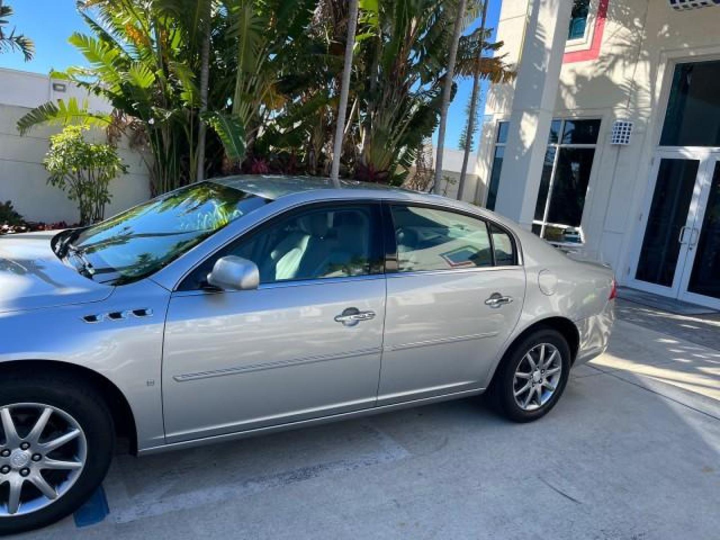 2007 Platinum Metallic /Cocoa/Shale Buick Lucerne V6 CXL LOW MILES 36,082 (1G4HD57247U) with an 3.8L V6 SFI Engine engine, Automatic transmission, located at 4701 North Dixie Hwy, Pompano Beach, FL, 33064, (954) 422-2889, 26.240938, -80.123474 - OUR WEBPAGE FLORIDACARS1.COM HAS OVER 100 PHOTOS AND FREE CARFAX LINK 2007 BUICK LUCERNE CXL V6 ROAD READY 3.8L V6 CXL VIN: 1G4HD57247U216623 NO RECALLS 26 MPG SEDAN 4 DR SUPER LOW MILES 36,082 3.8L V6 F 3800 THE BEST POWER LEATHER SEATS GASOLINE 7 SERVICE RECORDS FRONT WHEEL DRIVE POWER MIRRORS Ada - Photo#91