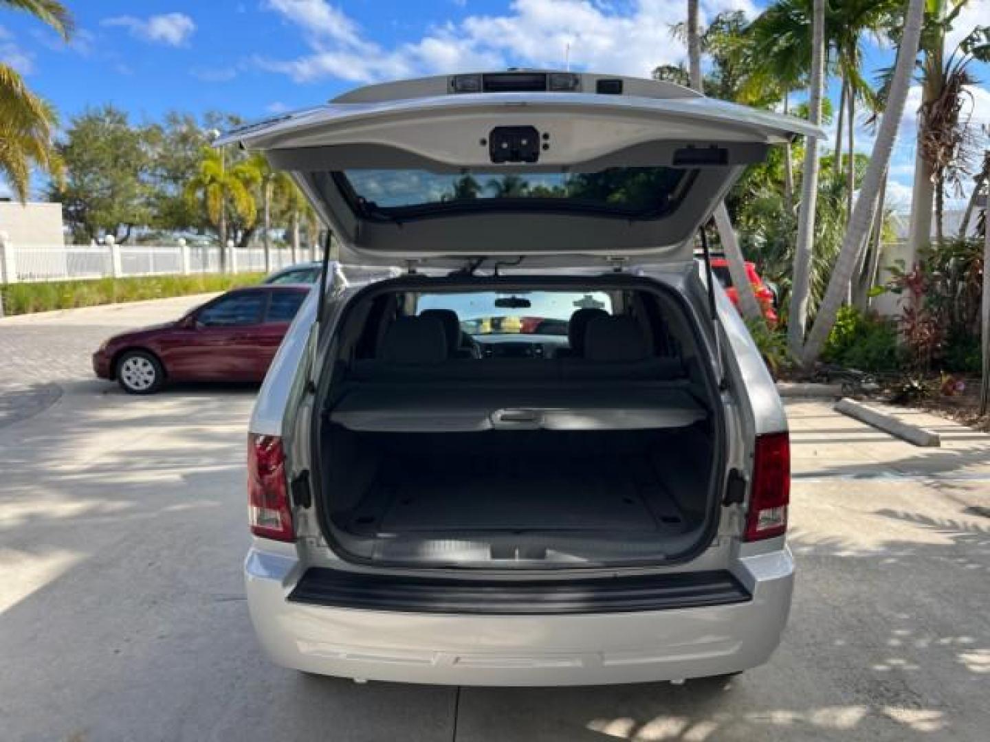 2006 Bright Silver Metallic /Medium Slate Gray Jeep Grand Cherokee 1 FL Laredo LOW MILES 57,272 (1J4GS48K06C) with an 3.7L V6 Engine engine, Automatic transmission, located at 4701 North Dixie Hwy, Pompano Beach, FL, 33064, (954) 422-2889, 26.240938, -80.123474 - OUR WEBPAGE FLORIDACARS1.COM HAS OVER 100 PHOTOS AND FREE CARFAX LINK 2006 JEEP GRAND CHEROKEE LAREDO ROAD READY 3.7L V6 VIN: 1J4GS48K06C160709 NO ACCIDENTS 4 DOOR WAGON/SPORT UTILITY NO RECALLS 3.7L V6 F 1 OWNER FLORIDA GASOLINE LOW MILES 57,272 REAR WHEEL DRIVE POWER SEATS/MIRRORS Active Head Rest - Photo#70