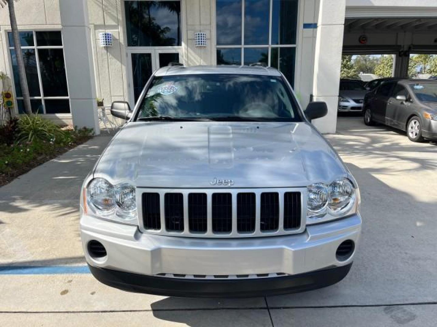 2006 Bright Silver Metallic /Medium Slate Gray Jeep Grand Cherokee 1 FL Laredo LOW MILES 57,272 (1J4GS48K06C) with an 3.7L V6 Engine engine, Automatic transmission, located at 4701 North Dixie Hwy, Pompano Beach, FL, 33064, (954) 422-2889, 26.240938, -80.123474 - OUR WEBPAGE FLORIDACARS1.COM HAS OVER 100 PHOTOS AND FREE CARFAX LINK 2006 JEEP GRAND CHEROKEE LAREDO ROAD READY 3.7L V6 VIN: 1J4GS48K06C160709 NO ACCIDENTS 4 DOOR WAGON/SPORT UTILITY NO RECALLS 3.7L V6 F 1 OWNER FLORIDA GASOLINE LOW MILES 57,272 REAR WHEEL DRIVE POWER SEATS/MIRRORS Active Head Rest - Photo#89