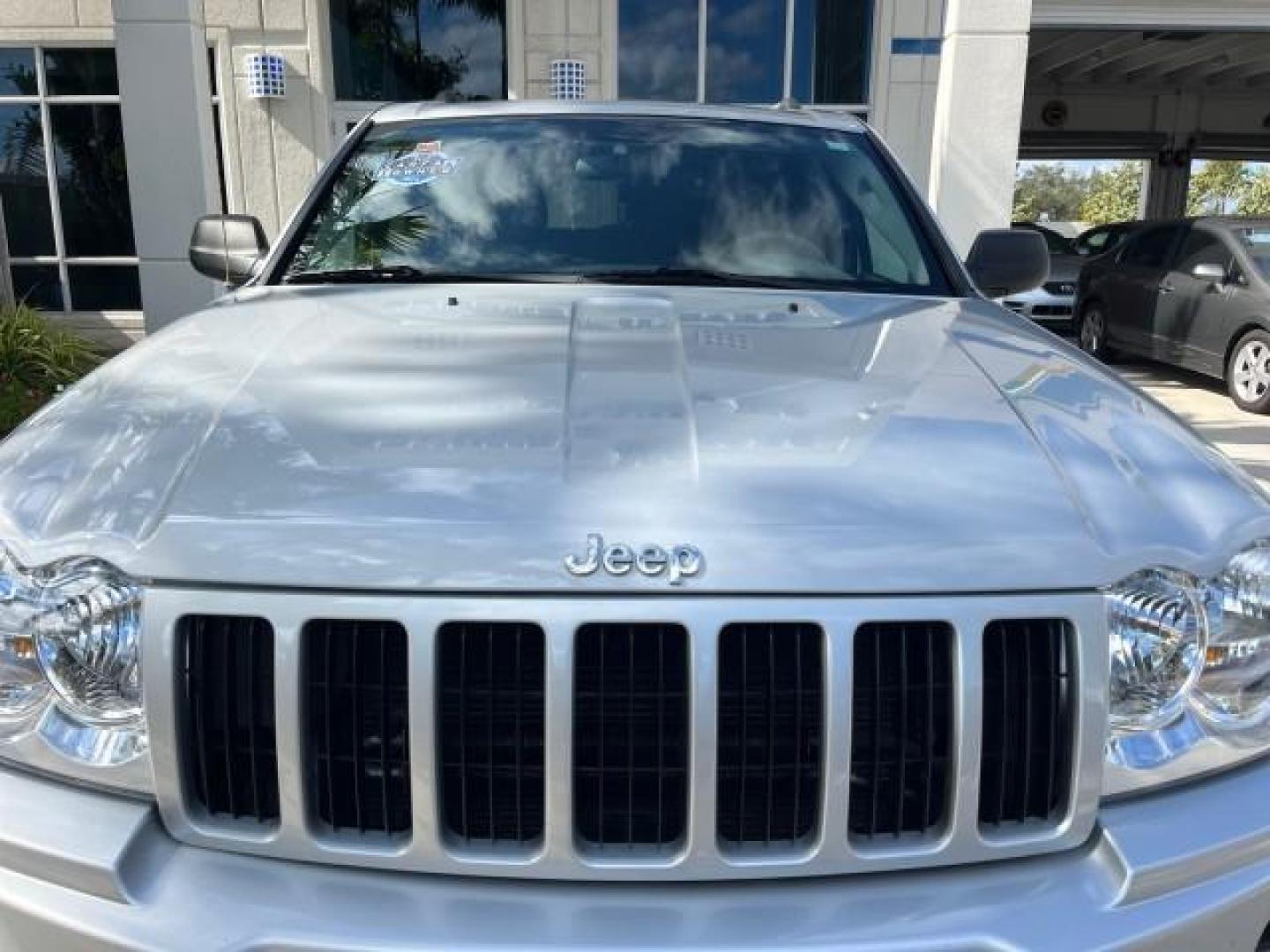 2006 Bright Silver Metallic /Medium Slate Gray Jeep Grand Cherokee 1 FL Laredo LOW MILES 57,272 (1J4GS48K06C) with an 3.7L V6 Engine engine, Automatic transmission, located at 4701 North Dixie Hwy, Pompano Beach, FL, 33064, (954) 422-2889, 26.240938, -80.123474 - OUR WEBPAGE FLORIDACARS1.COM HAS OVER 100 PHOTOS AND FREE CARFAX LINK 2006 JEEP GRAND CHEROKEE LAREDO ROAD READY 3.7L V6 VIN: 1J4GS48K06C160709 NO ACCIDENTS 4 DOOR WAGON/SPORT UTILITY NO RECALLS 3.7L V6 F 1 OWNER FLORIDA GASOLINE LOW MILES 57,272 REAR WHEEL DRIVE POWER SEATS/MIRRORS Active Head Rest - Photo#94