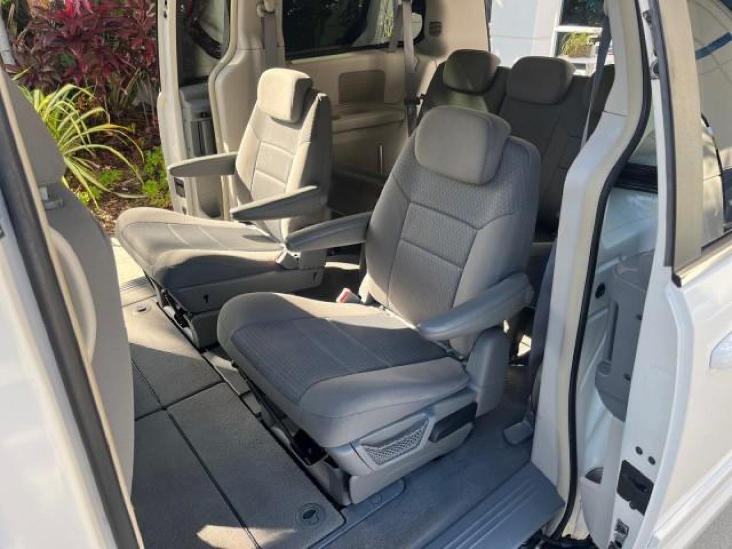 2009 Stone White /Md Slate Gray/Lt Shale Chrysler Town and Country LX LOW MILES 51,598 (2A8HR44E89R) with an 3.3L OHV SMPI V6 Engine engine, Automatic transmission, located at 4701 North Dixie Hwy, Pompano Beach, FL, 33064, (954) 422-2889, 26.240938, -80.123474 - OUR WEBPAGE FLORIDACARS1.COM HAS OVER 100 PHOTOS AND FREE CARFAX LINK 2009 CHRYSLER TOWN AND COUNTRY LX ROAD READY 3.3L V6 VIN: 2A8HR44E89R547339 NO ACCIDENTS 24 MPG VAN FLORIDA OWNER 3.3L V6 F OHV 12V 3 ROW SEATS GASOLINE LOW MILES 51,598 FRONT WHEEL DRIVE POWER MIRRORS Anti-Theft System Approach L - Photo#14