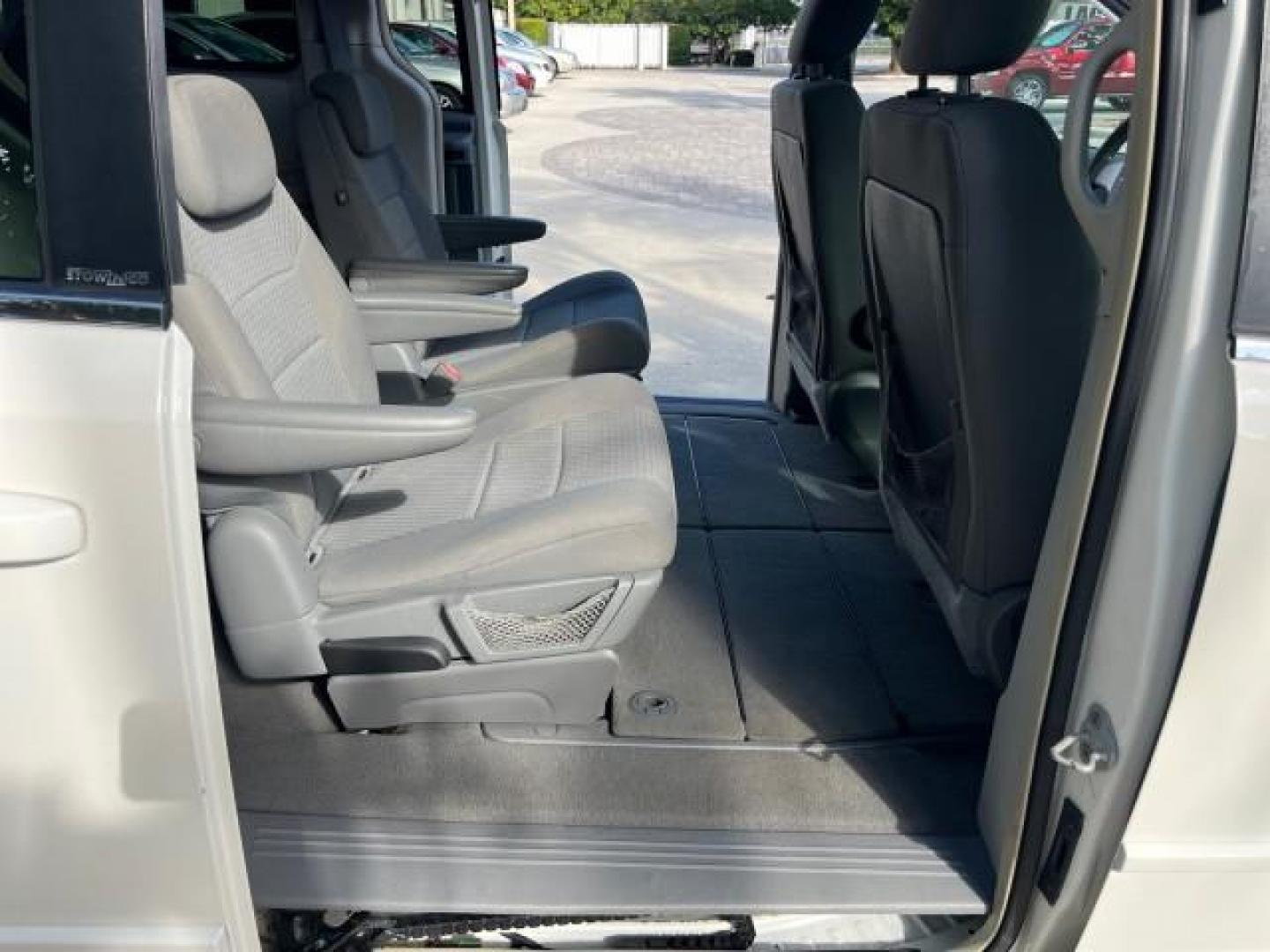 2009 Stone White /Md Slate Gray/Lt Shale Chrysler Town and Country LX LOW MILES 51,598 (2A8HR44E89R) with an 3.3L OHV SMPI V6 Engine engine, Automatic transmission, located at 4701 North Dixie Hwy, Pompano Beach, FL, 33064, (954) 422-2889, 26.240938, -80.123474 - OUR WEBPAGE FLORIDACARS1.COM HAS OVER 100 PHOTOS AND FREE CARFAX LINK 2009 CHRYSLER TOWN AND COUNTRY LX ROAD READY 3.3L V6 VIN: 2A8HR44E89R547339 NO ACCIDENTS 24 MPG VAN FLORIDA OWNER 3.3L V6 F OHV 12V 3 ROW SEATS GASOLINE LOW MILES 51,598 FRONT WHEEL DRIVE POWER MIRRORS Anti-Theft System Approach L - Photo#30