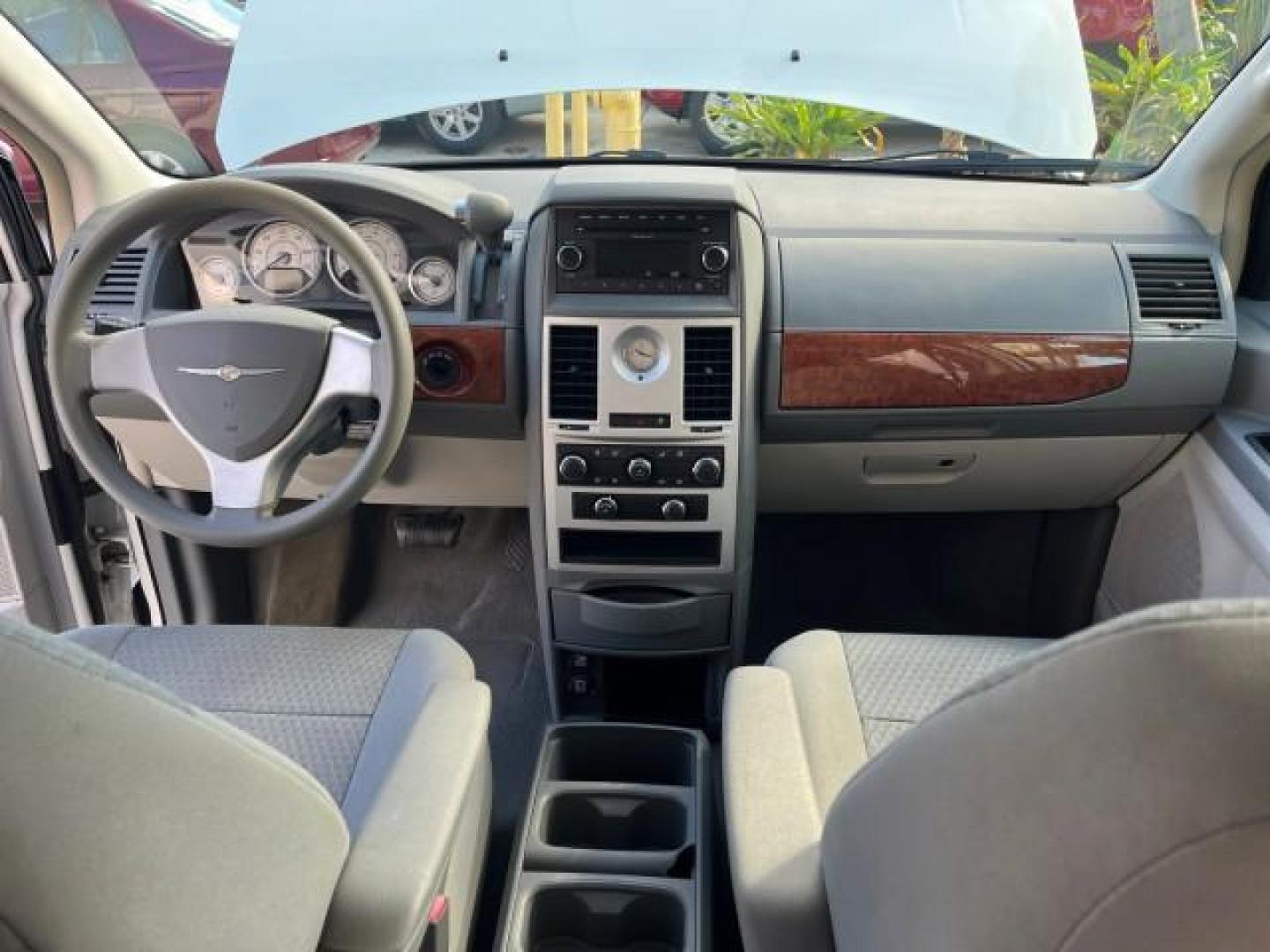 2009 Stone White /Md Slate Gray/Lt Shale Chrysler Town and Country LX LOW MILES 51,598 (2A8HR44E89R) with an 3.3L OHV SMPI V6 Engine engine, Automatic transmission, located at 4701 North Dixie Hwy, Pompano Beach, FL, 33064, (954) 422-2889, 26.240938, -80.123474 - OUR WEBPAGE FLORIDACARS1.COM HAS OVER 100 PHOTOS AND FREE CARFAX LINK 2009 CHRYSLER TOWN AND COUNTRY LX ROAD READY 3.3L V6 VIN: 2A8HR44E89R547339 NO ACCIDENTS 24 MPG VAN FLORIDA OWNER 3.3L V6 F OHV 12V 3 ROW SEATS GASOLINE LOW MILES 51,598 FRONT WHEEL DRIVE POWER MIRRORS Anti-Theft System Approach L - Photo#36