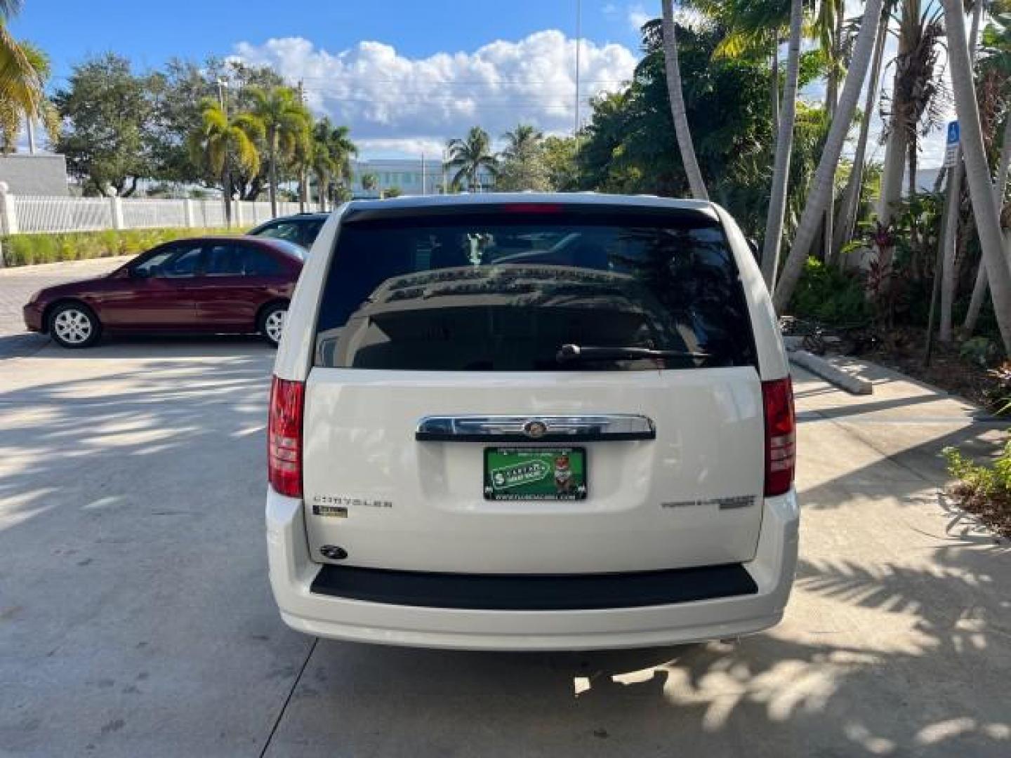 2009 Stone White /Md Slate Gray/Lt Shale Chrysler Town and Country LX LOW MILES 51,598 (2A8HR44E89R) with an 3.3L OHV SMPI V6 Engine engine, Automatic transmission, located at 4701 North Dixie Hwy, Pompano Beach, FL, 33064, (954) 422-2889, 26.240938, -80.123474 - OUR WEBPAGE FLORIDACARS1.COM HAS OVER 100 PHOTOS AND FREE CARFAX LINK 2009 CHRYSLER TOWN AND COUNTRY LX ROAD READY 3.3L V6 VIN: 2A8HR44E89R547339 NO ACCIDENTS 24 MPG VAN FLORIDA OWNER 3.3L V6 F OHV 12V 3 ROW SEATS GASOLINE LOW MILES 51,598 FRONT WHEEL DRIVE POWER MIRRORS Anti-Theft System Approach L - Photo#6