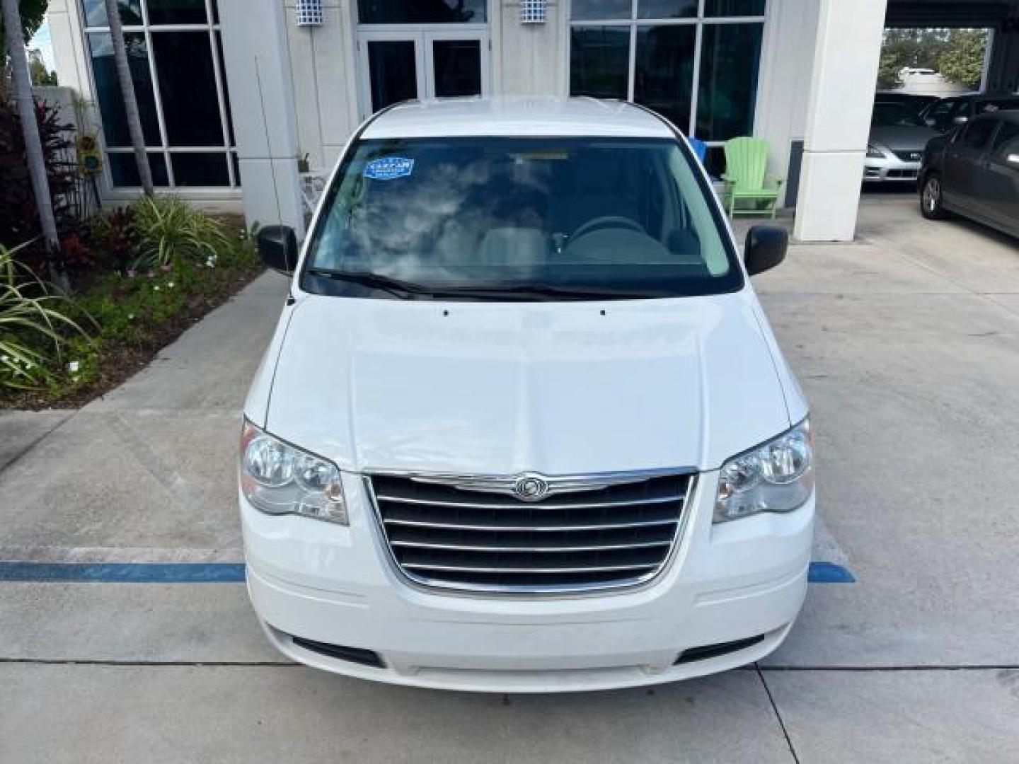 2009 Stone White /Md Slate Gray/Lt Shale Chrysler Town and Country LX LOW MILES 51,598 (2A8HR44E89R) with an 3.3L OHV SMPI V6 Engine engine, Automatic transmission, located at 4701 North Dixie Hwy, Pompano Beach, FL, 33064, (954) 422-2889, 26.240938, -80.123474 - OUR WEBPAGE FLORIDACARS1.COM HAS OVER 100 PHOTOS AND FREE CARFAX LINK 2009 CHRYSLER TOWN AND COUNTRY LX ROAD READY 3.3L V6 VIN: 2A8HR44E89R547339 NO ACCIDENTS 24 MPG VAN FLORIDA OWNER 3.3L V6 F OHV 12V 3 ROW SEATS GASOLINE LOW MILES 51,598 FRONT WHEEL DRIVE POWER MIRRORS Anti-Theft System Approach L - Photo#89